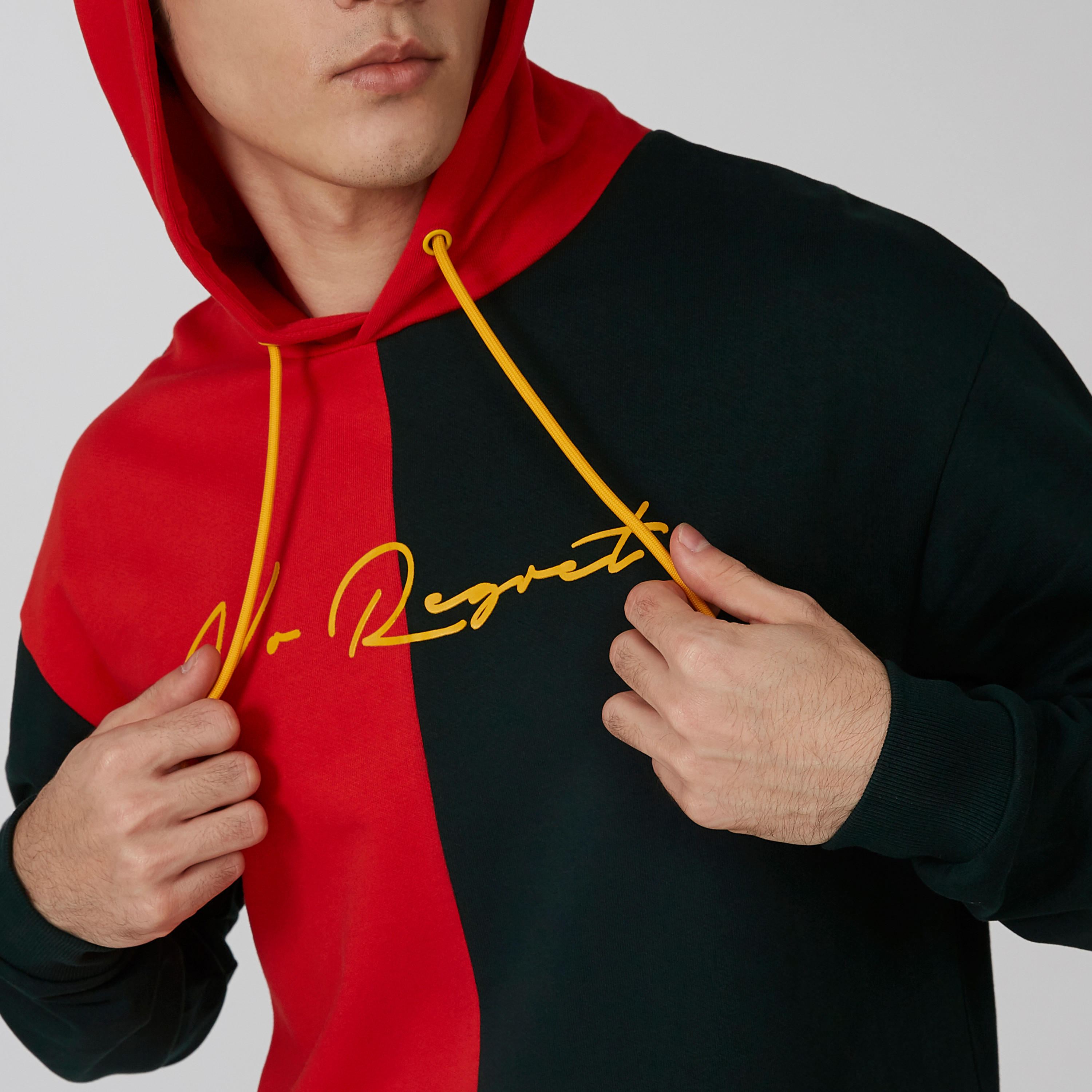 سويت شيرت بقبعة وأكمام طويلة وطبعات-men-winterwear-hoodiesandsweatshirts-image-5