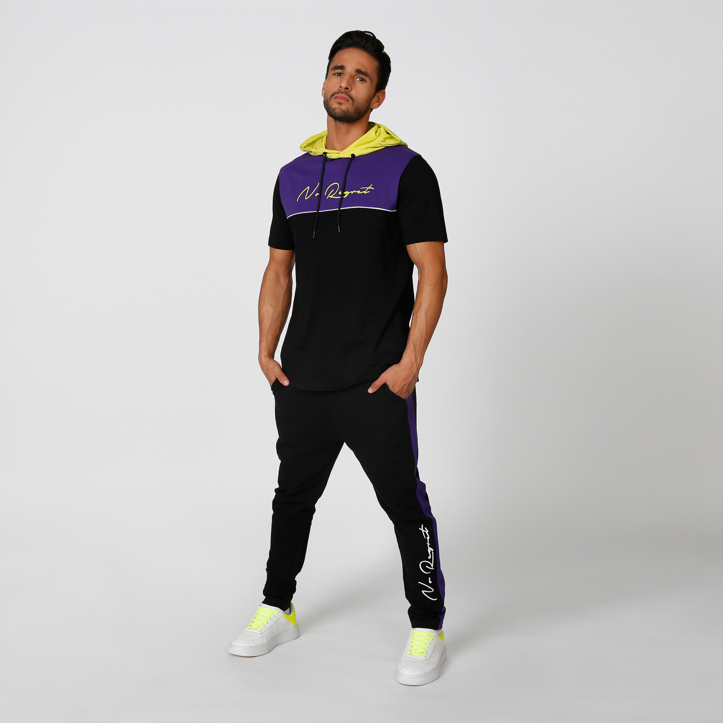 بنطلون رياضي بخصر مطّاطي وجيوب وطبعات-men-clothing-bottoms-joggers-image-3