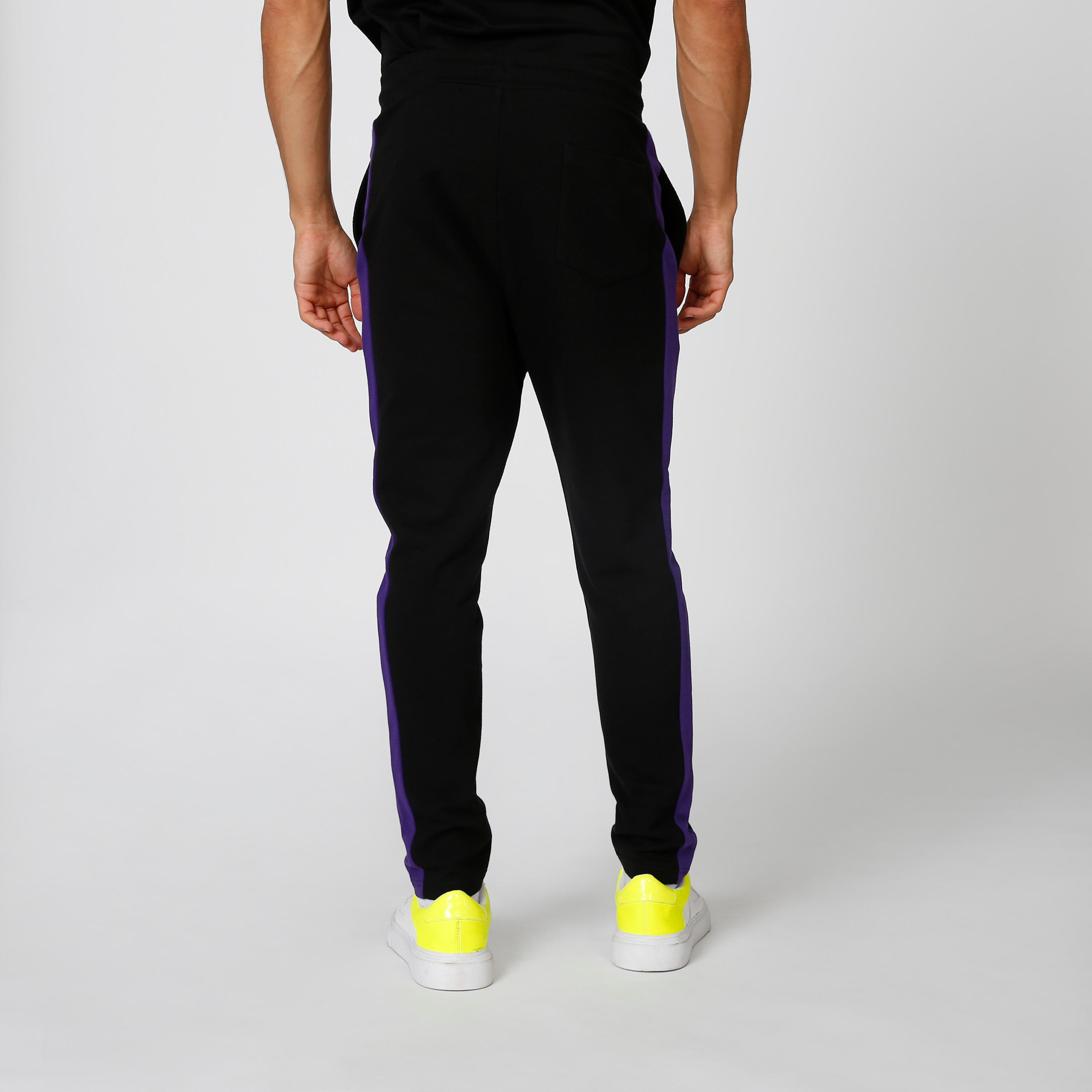 بنطلون رياضي بخصر مطّاطي وجيوب وطبعات-men-clothing-bottoms-joggers-image-5