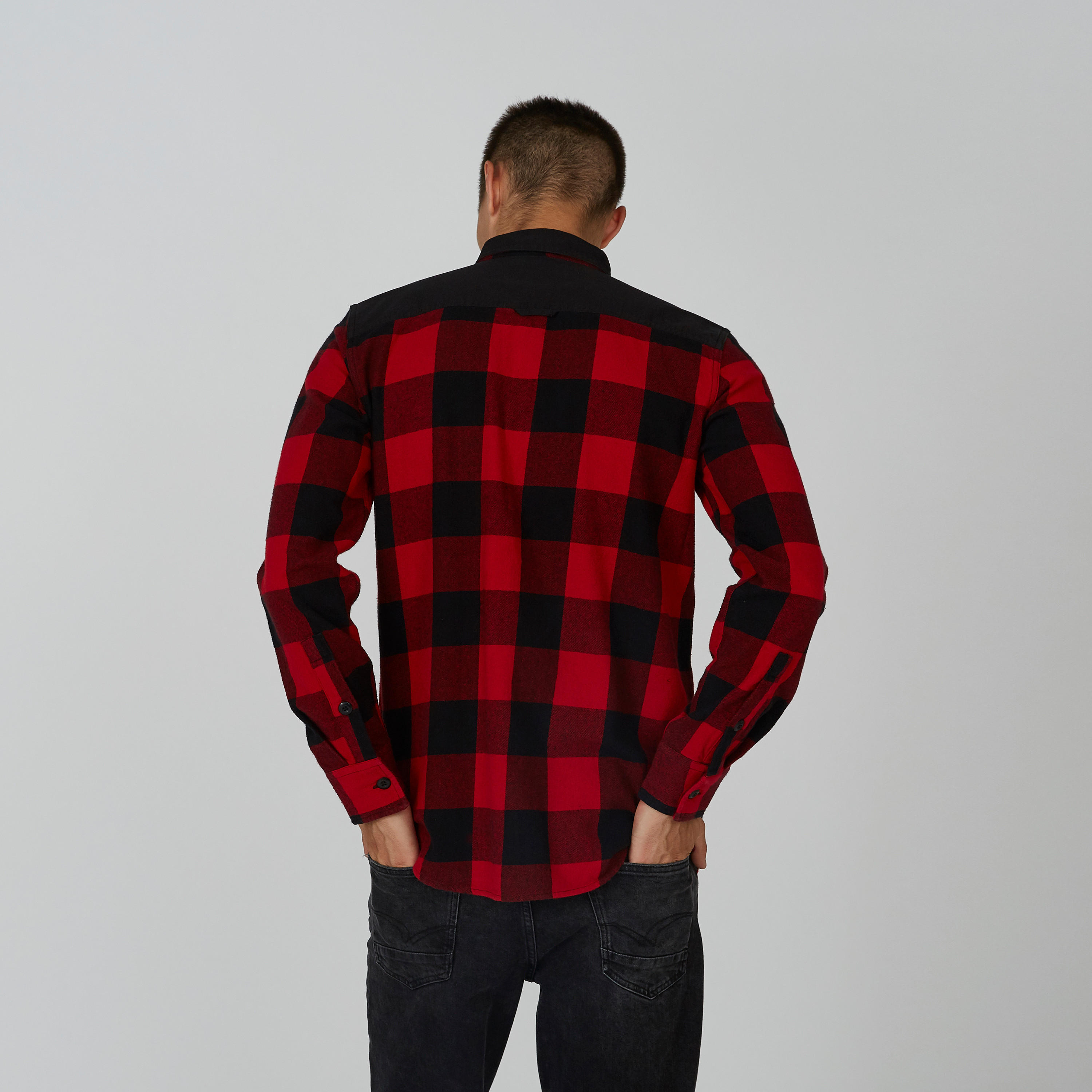 قميص كاروهات بياقة عاديّة وأكمام طويلة-men-clothing-shirts-image-2