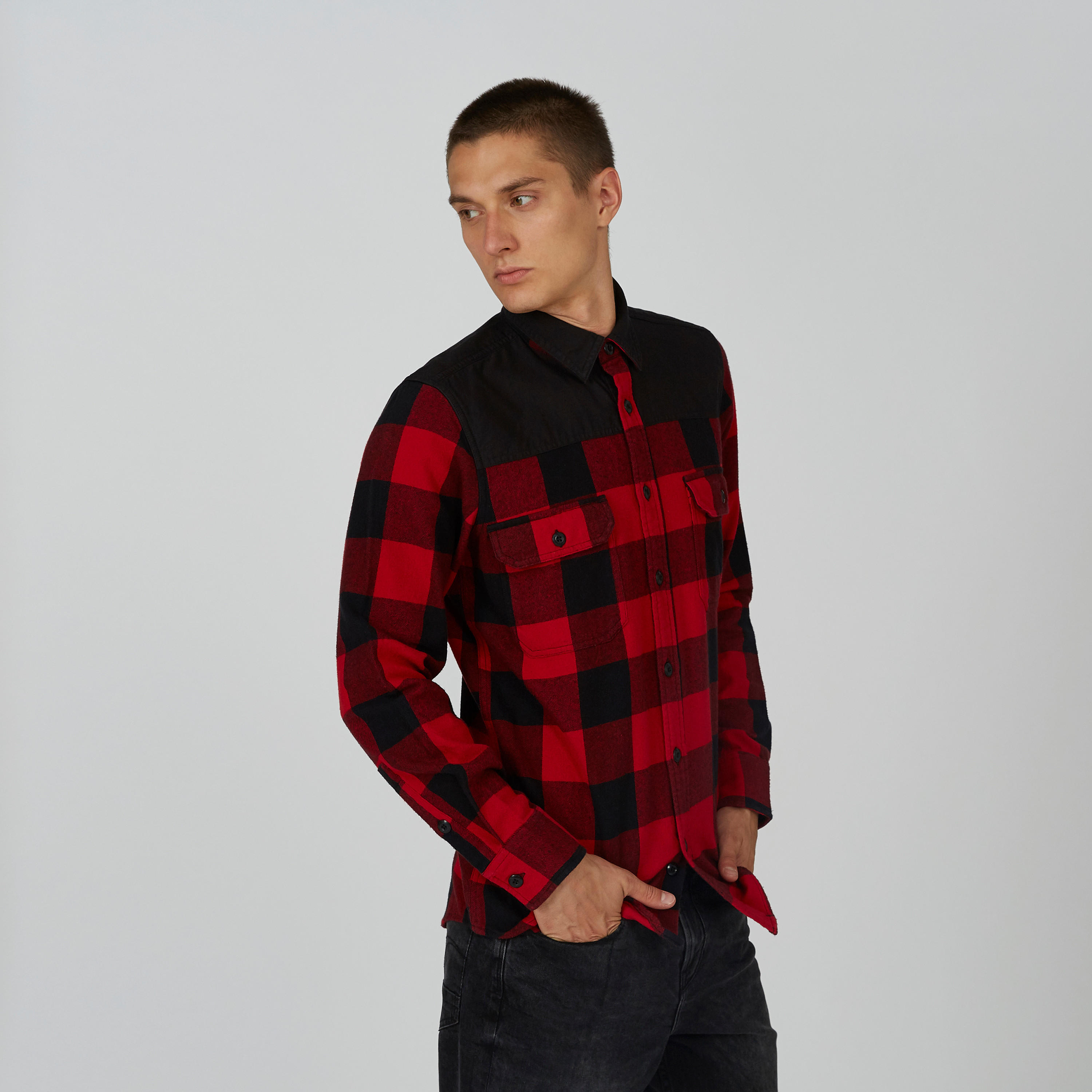 قميص كاروهات بياقة عاديّة وأكمام طويلة-men-clothing-shirts-image-3