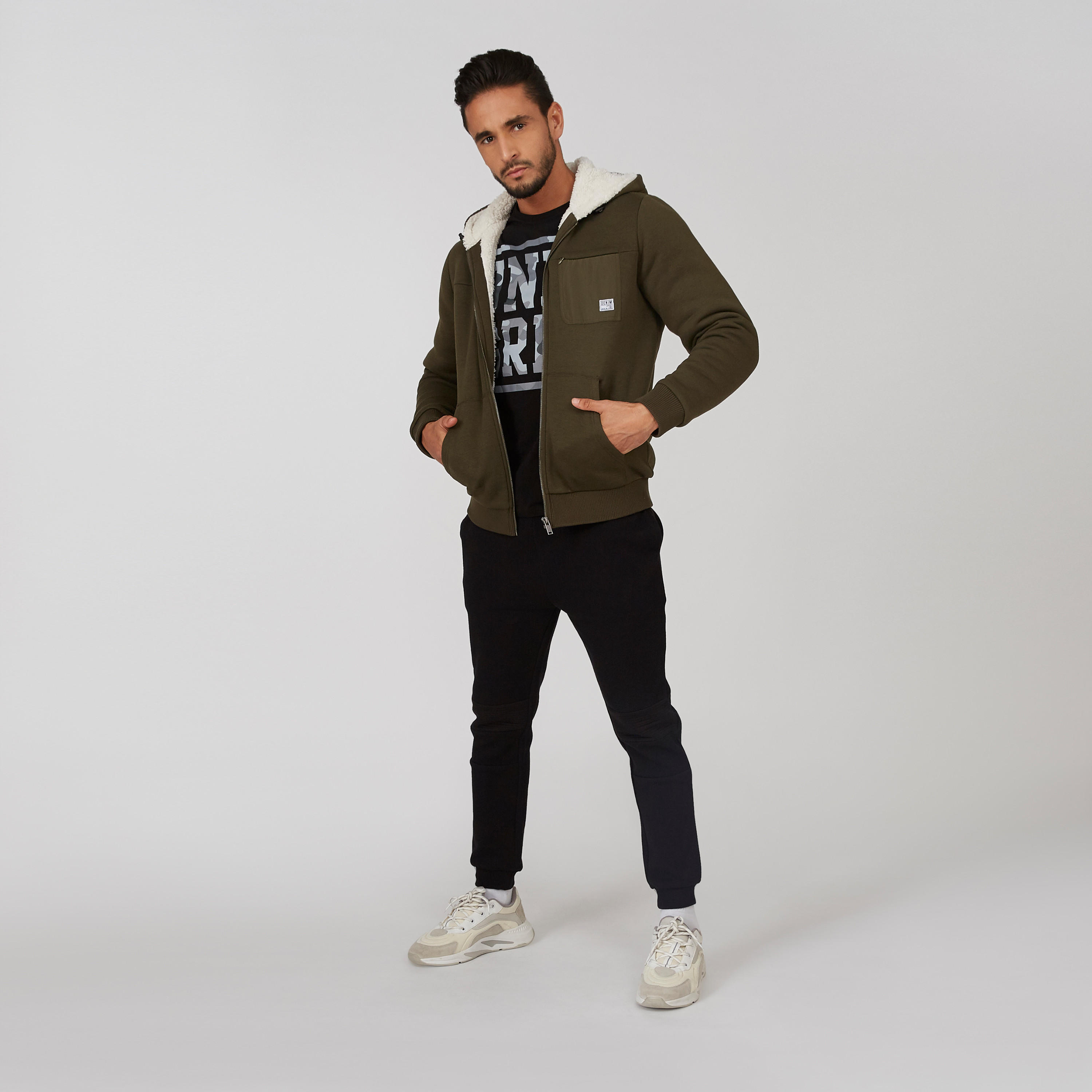جاكيت بارز الملمس بأكمام طويلة وقبّعة باركا-men-clothing-jacketsandblazers-jackets-image-4
