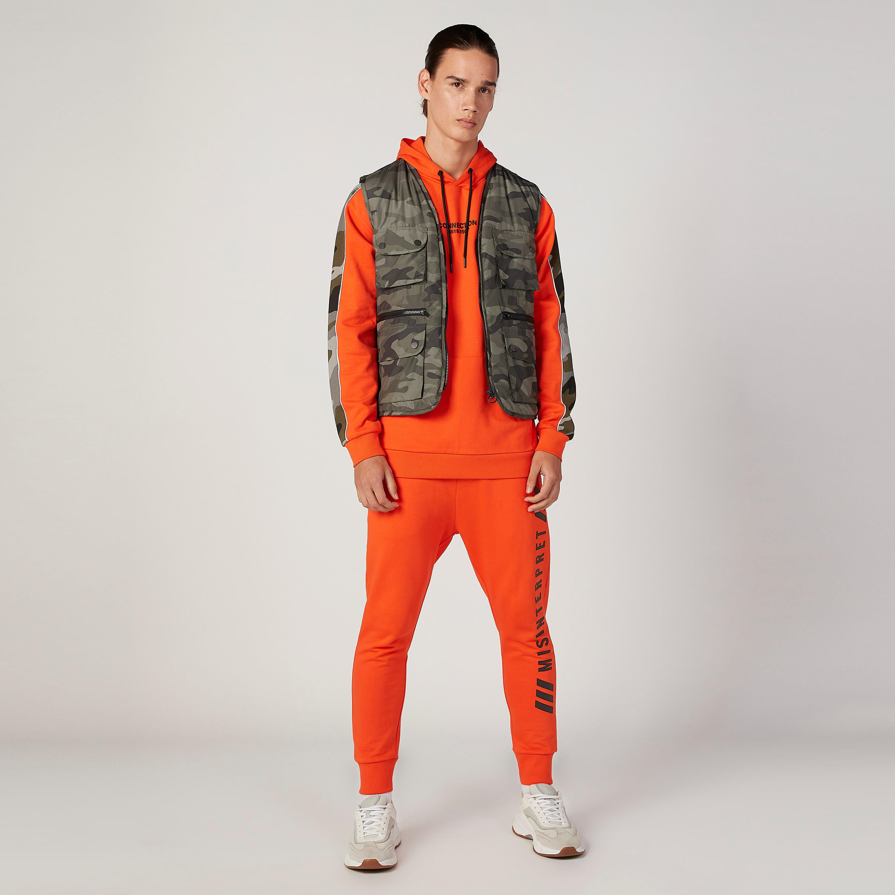 Printed Sweatshirt with Kangaroo Pockets and Hood-men-winterwear-hoodiesandsweatshirts-image-2