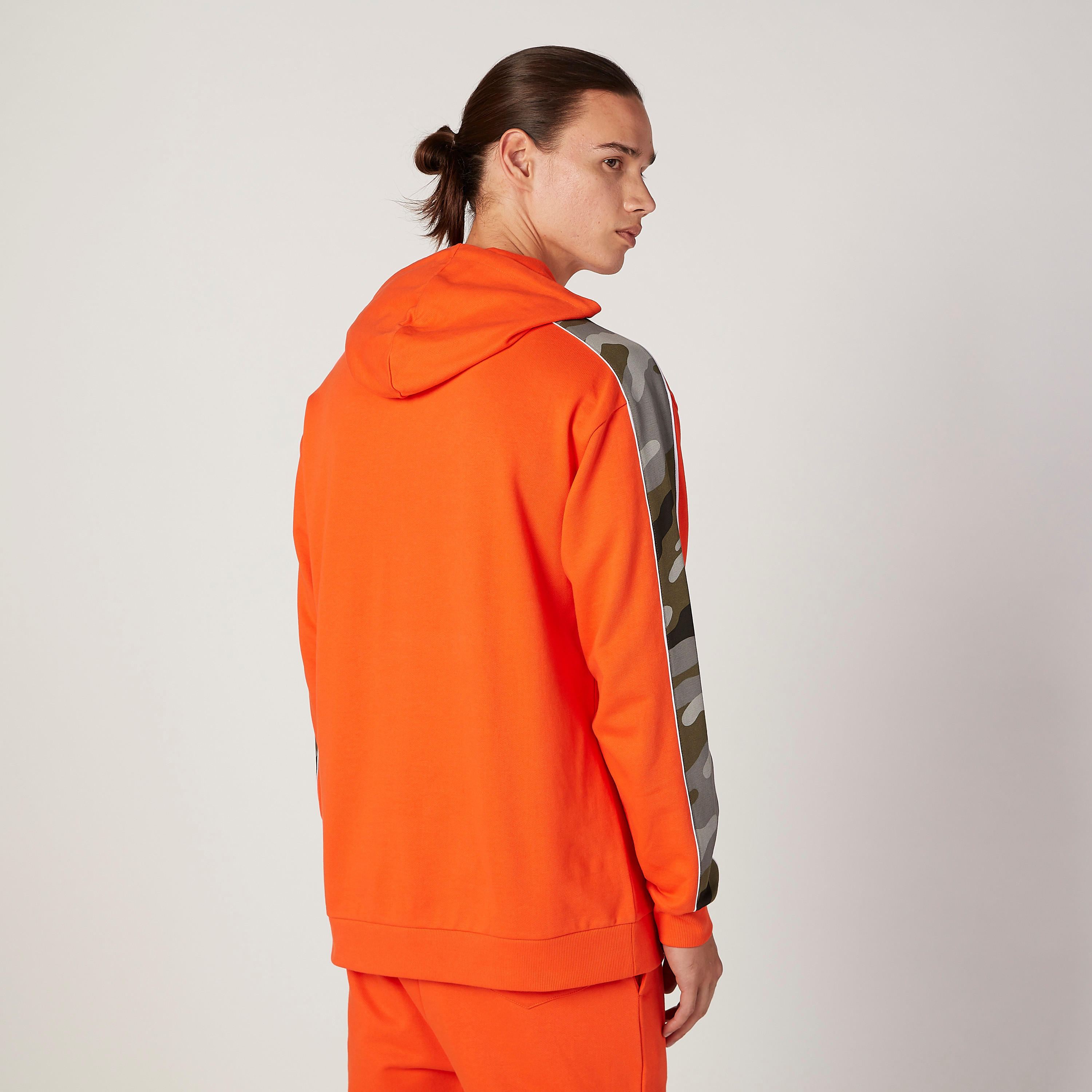 Printed Sweatshirt with Kangaroo Pockets and Hood-men-winterwear-hoodiesandsweatshirts-image-3