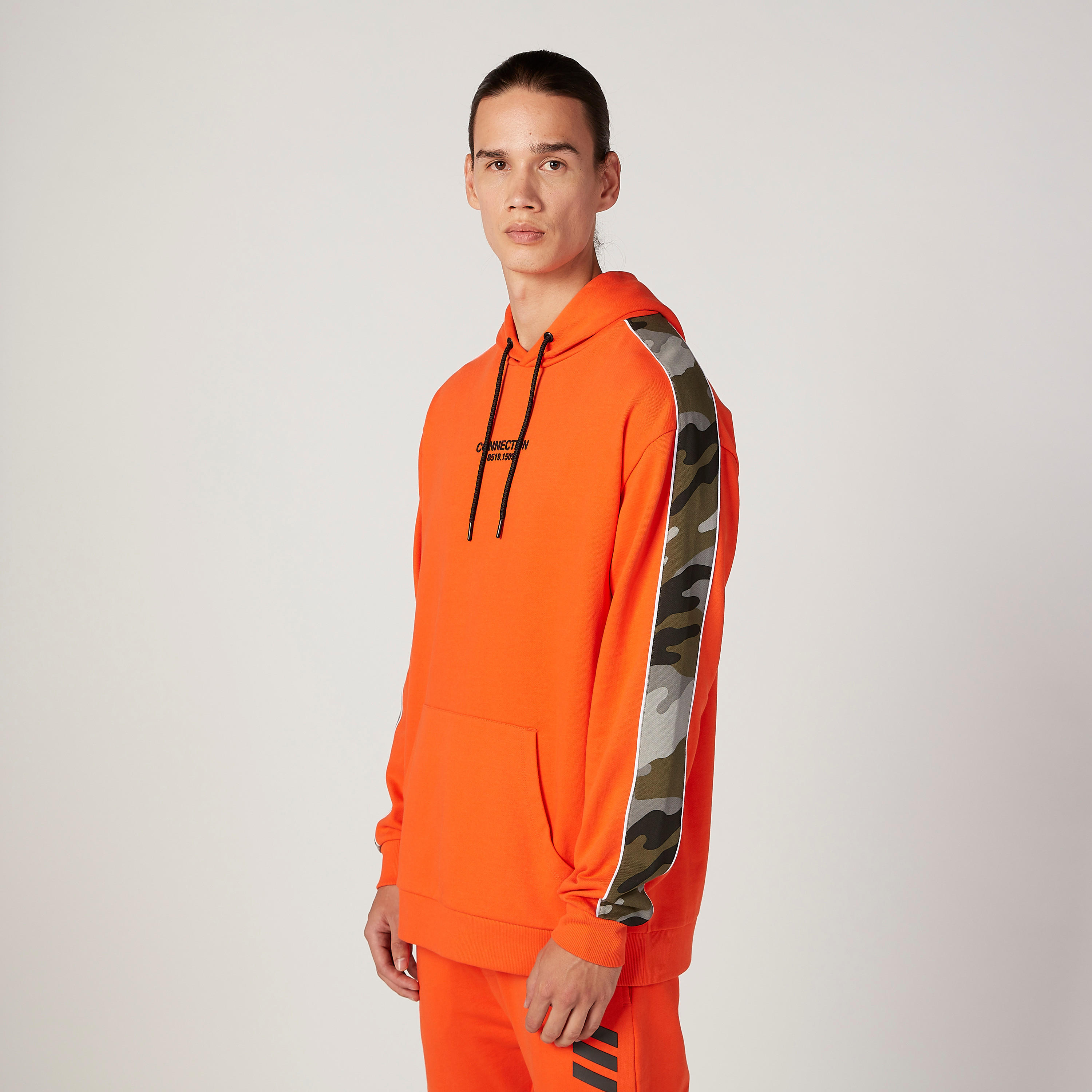Printed Sweatshirt with Kangaroo Pockets and Hood-men-winterwear-hoodiesandsweatshirts-image-4
