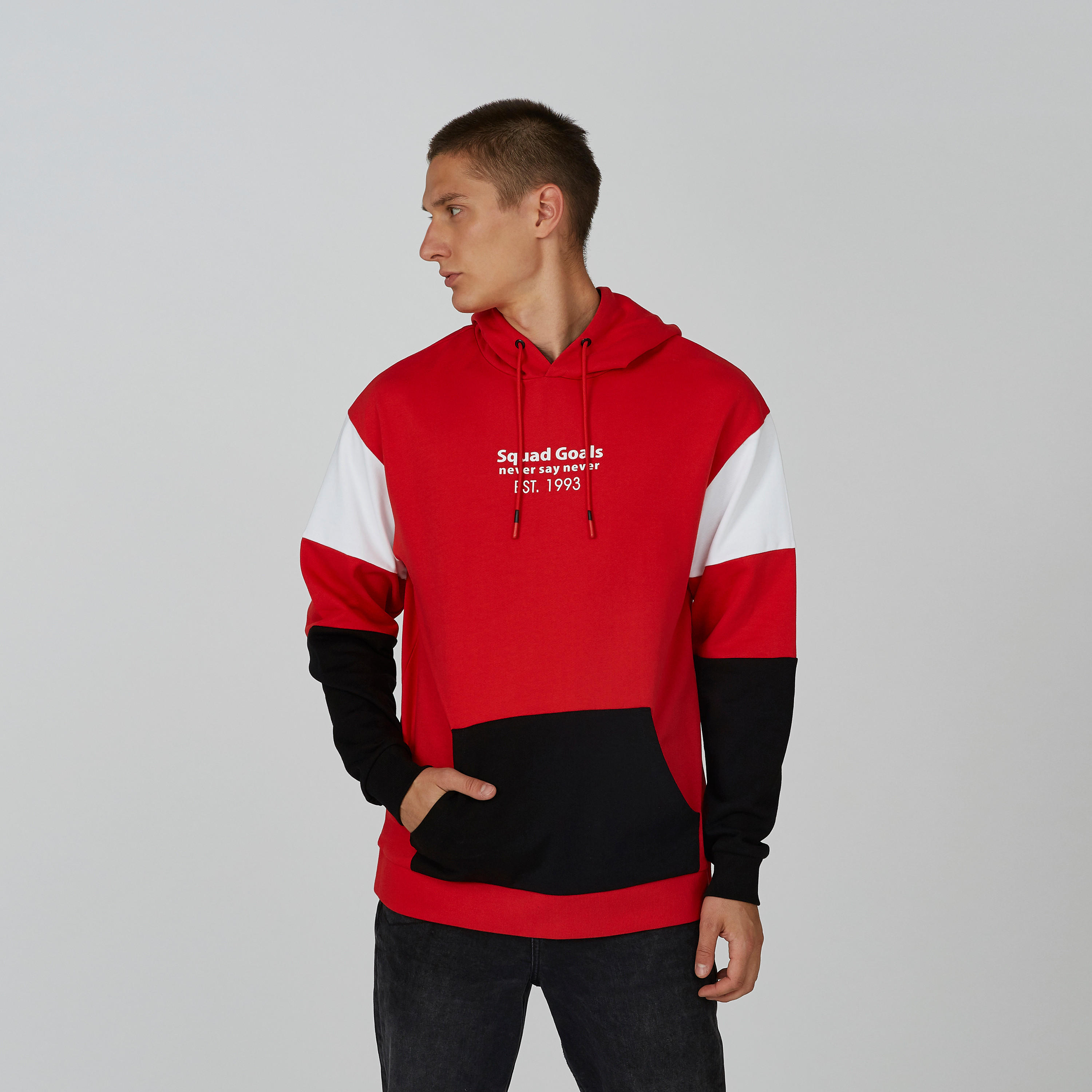 سويت شيرت بقبعة وأكمام طويلة وطبعات-men-winterwear-hoodiesandsweatshirts-image-5