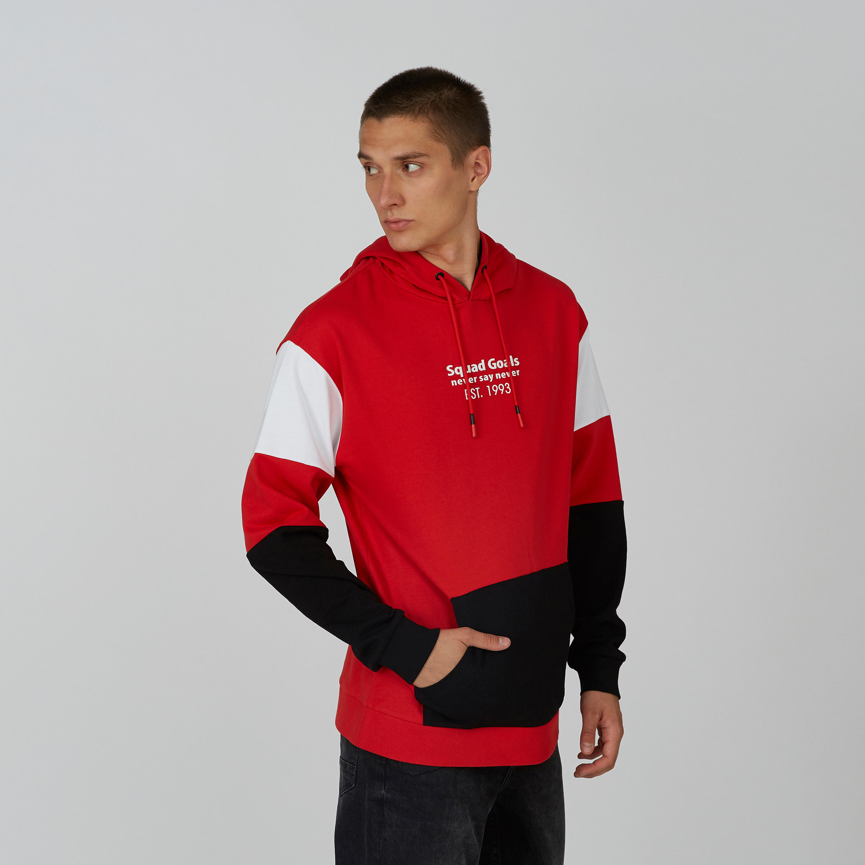 سويت شيرت بقبعة وأكمام طويلة وطبعات-men-winterwear-hoodiesandsweatshirts-image-3