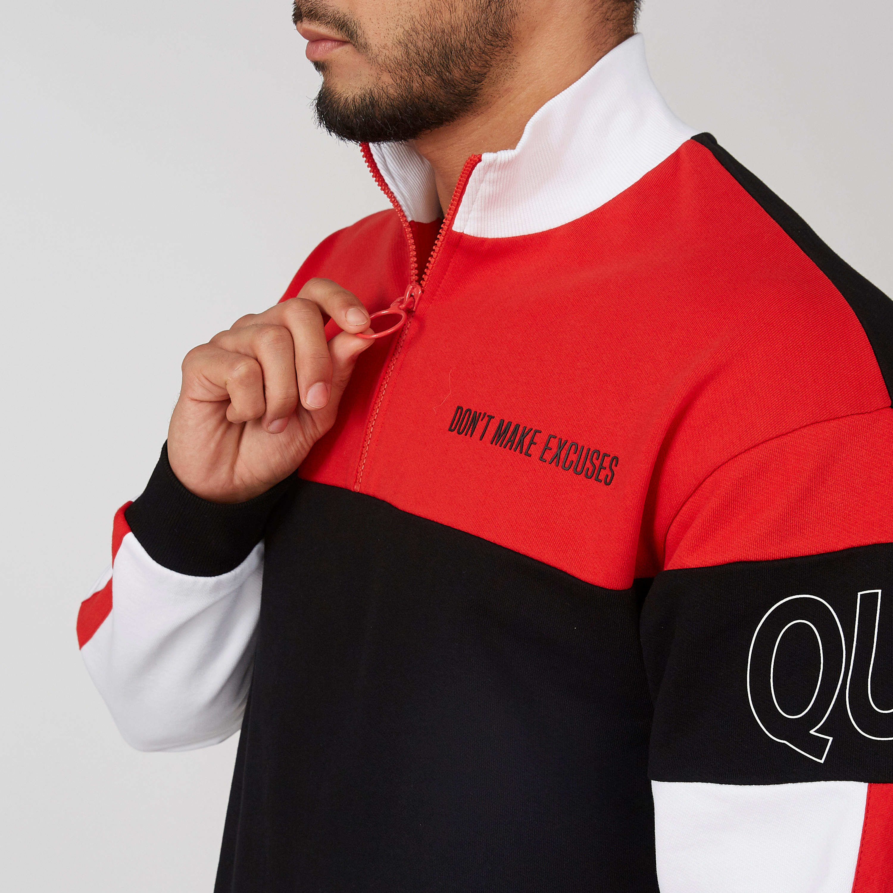 سويت شيرت بياقة عالية وسحّاب وطبعات-men-winterwear-hoodiesandsweatshirts-image-1