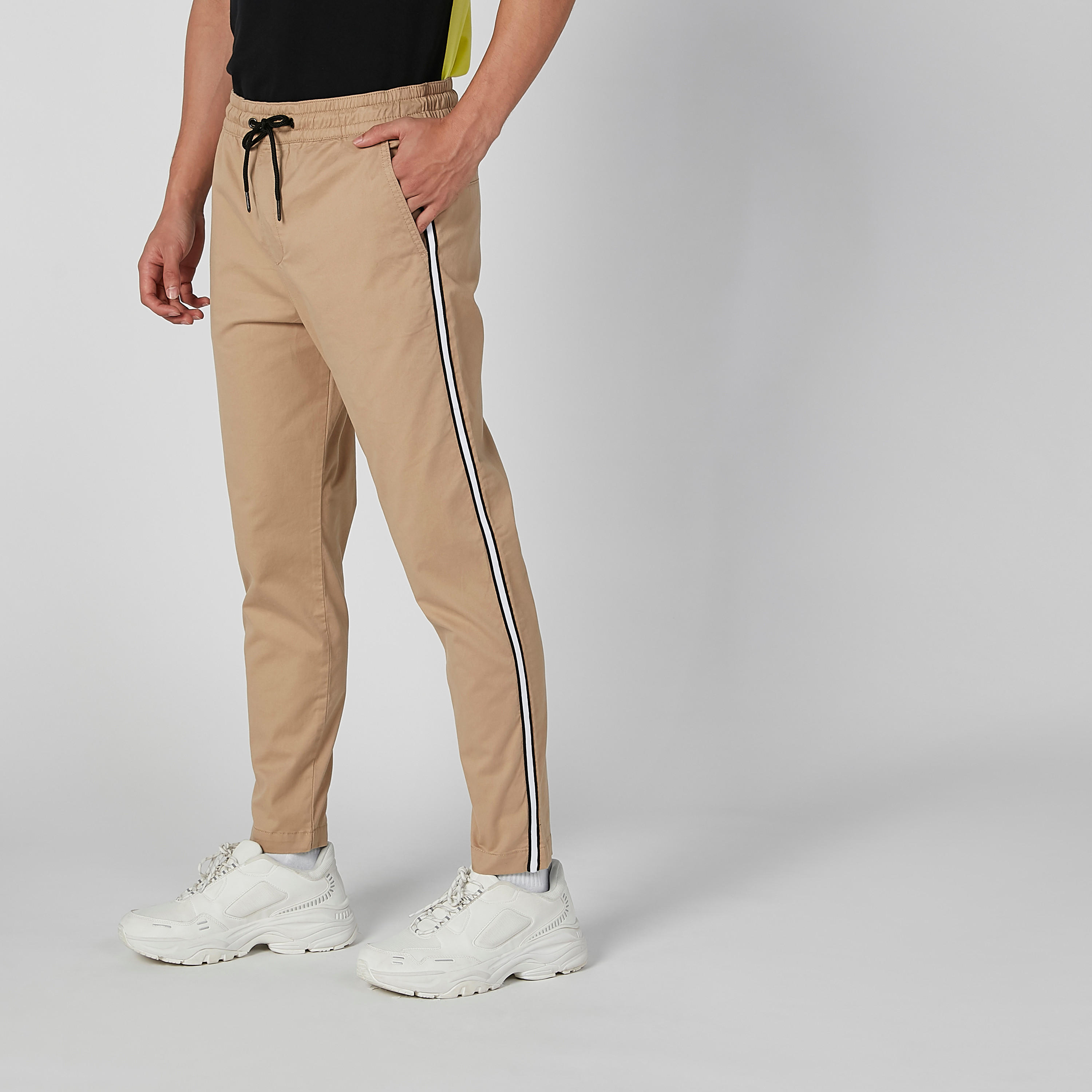 بنطلون سادة بجيوب-men-clothing-bottoms-trousersandchinos-trousers-image-5