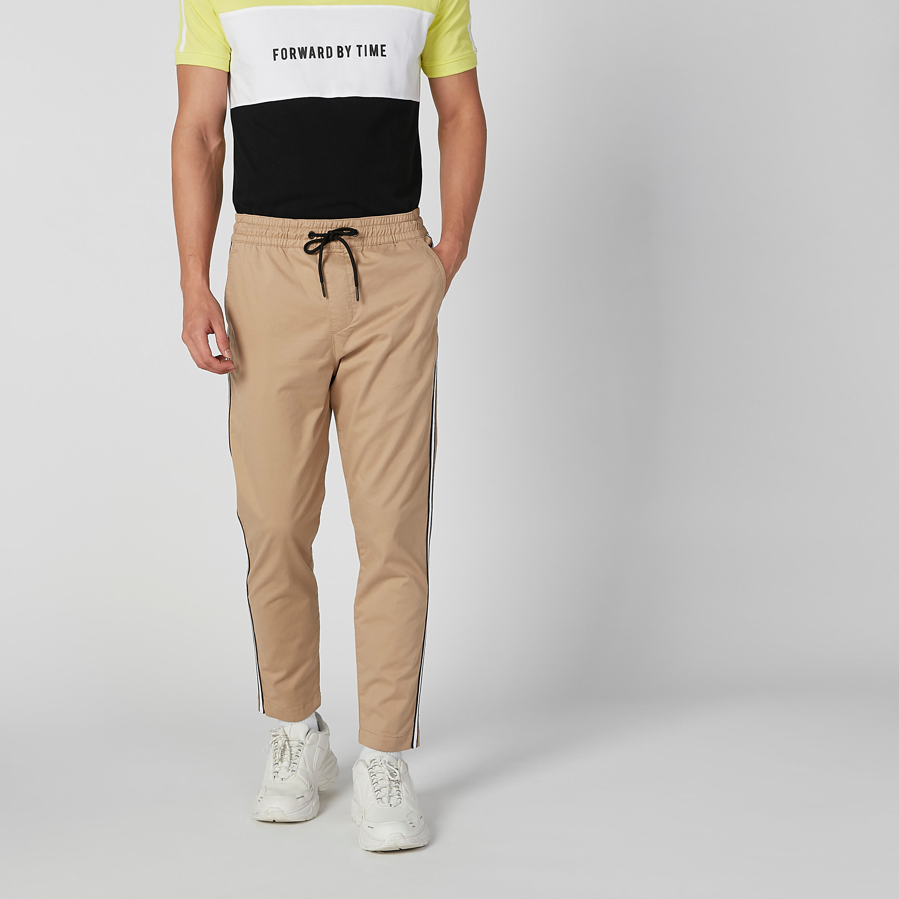 بنطلون سادة بجيوب-men-clothing-bottoms-trousersandchinos-trousers-image-2