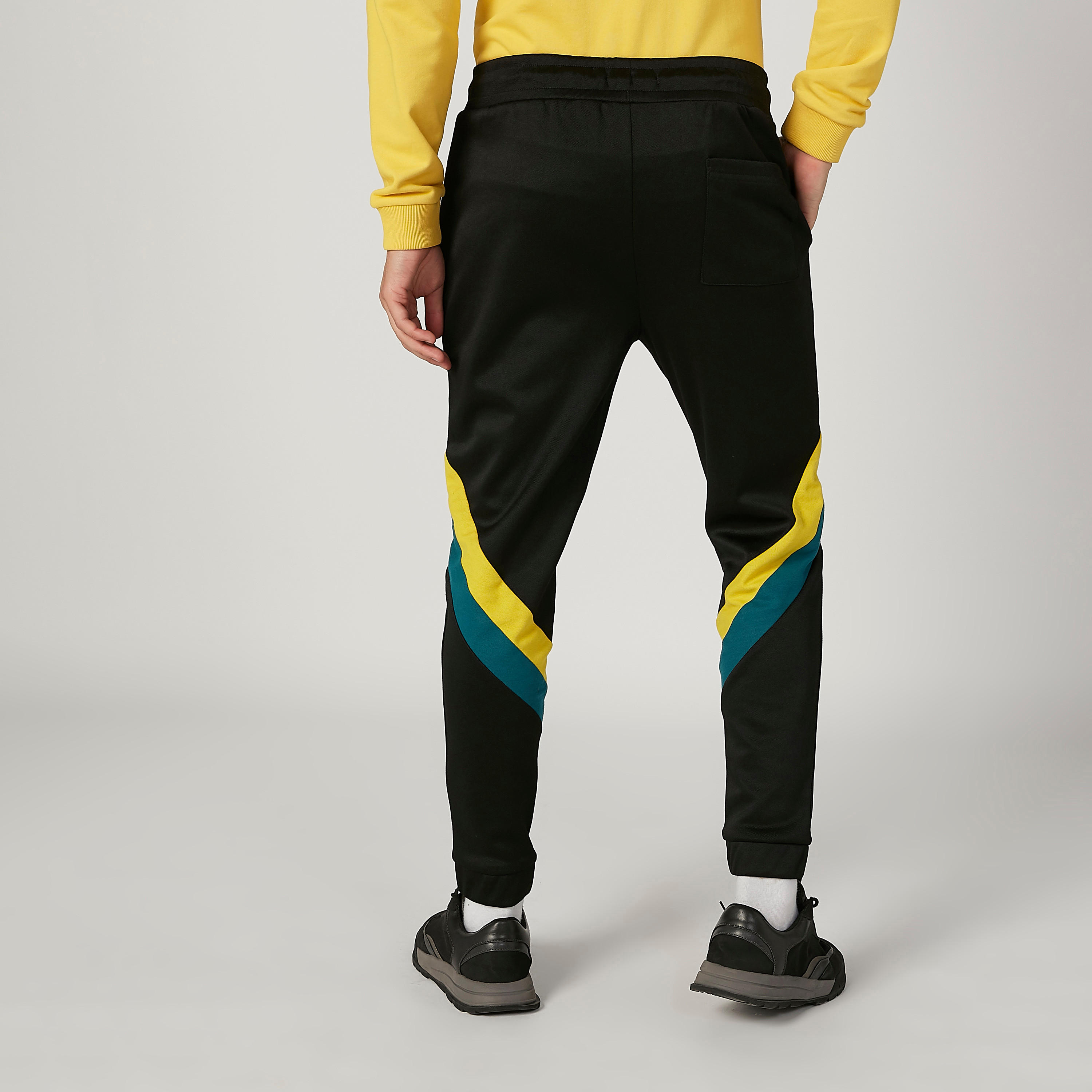 بنطلون رياضي مستدام مخطط بخصر مطاطي وطبعات -men-clothing-bottoms-joggers-image-4