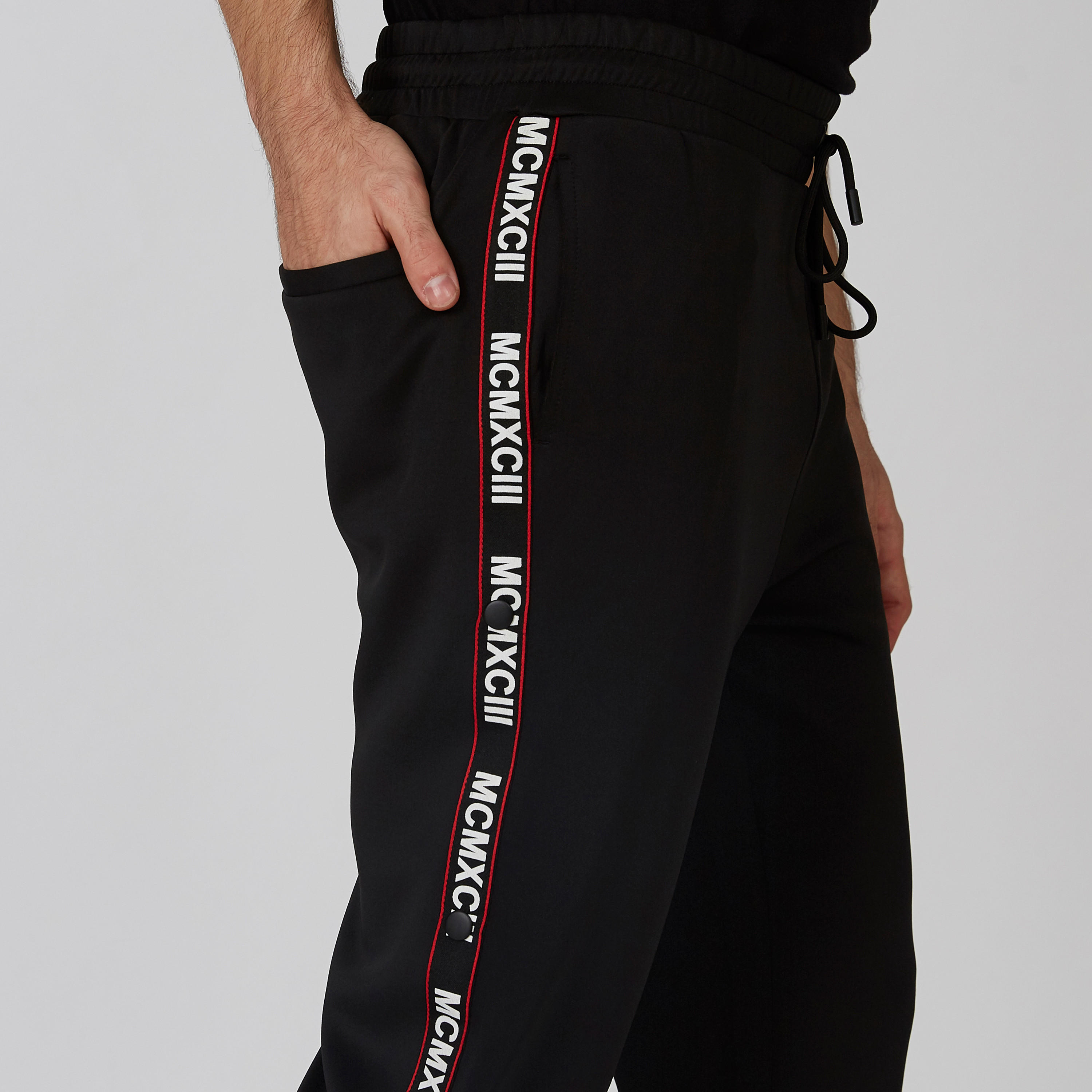 بنطلون رياضي مستدام سادة بخصر مطّاطي وشريطة -men-clothing-bottoms-joggers-image-4