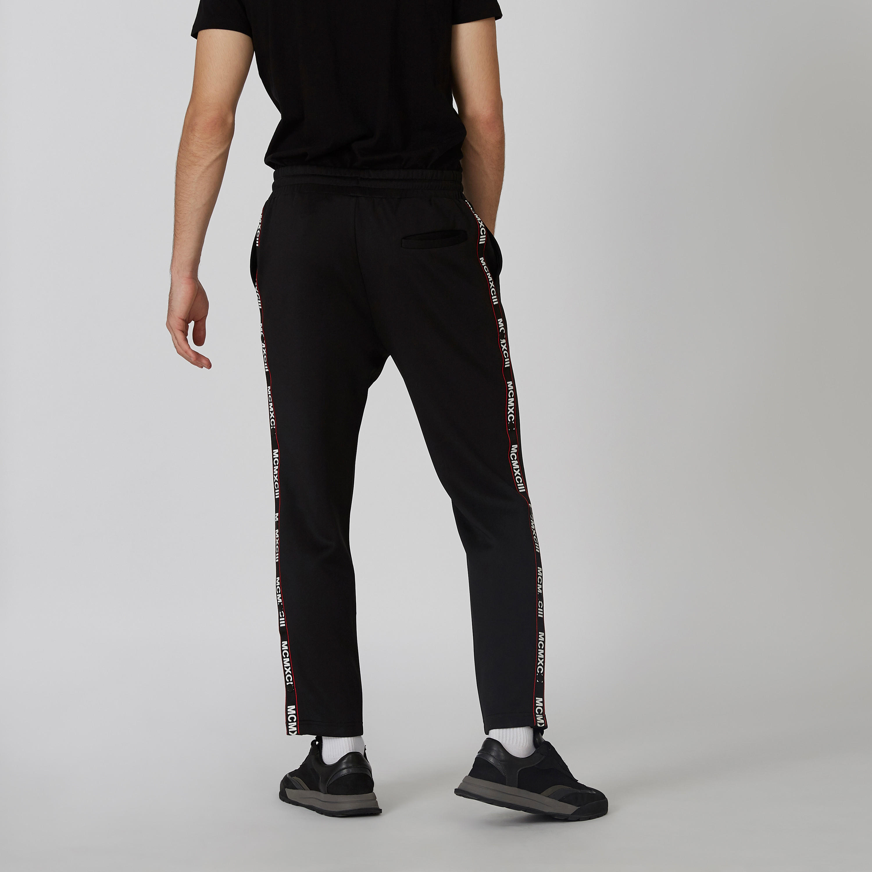 بنطلون رياضي مستدام سادة بخصر مطّاطي وشريطة -men-clothing-bottoms-joggers-image-5