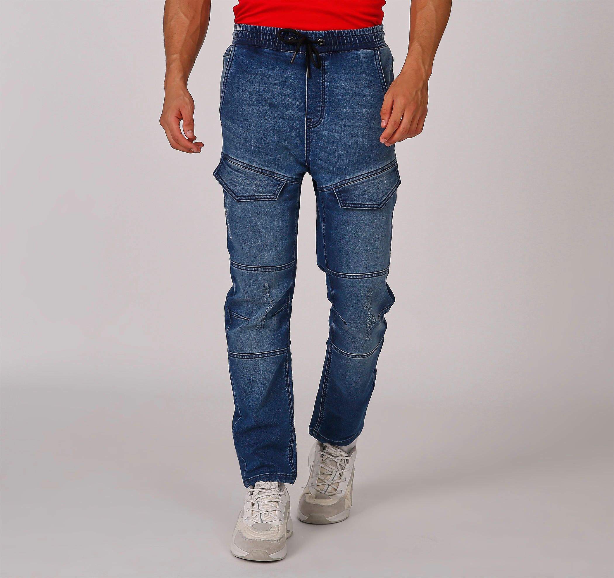 بنطلون جينز بارز الملمس بخصر متوسط الارتفاع ورباط وجيوب-men-clothing-bottoms-jeans-image-1