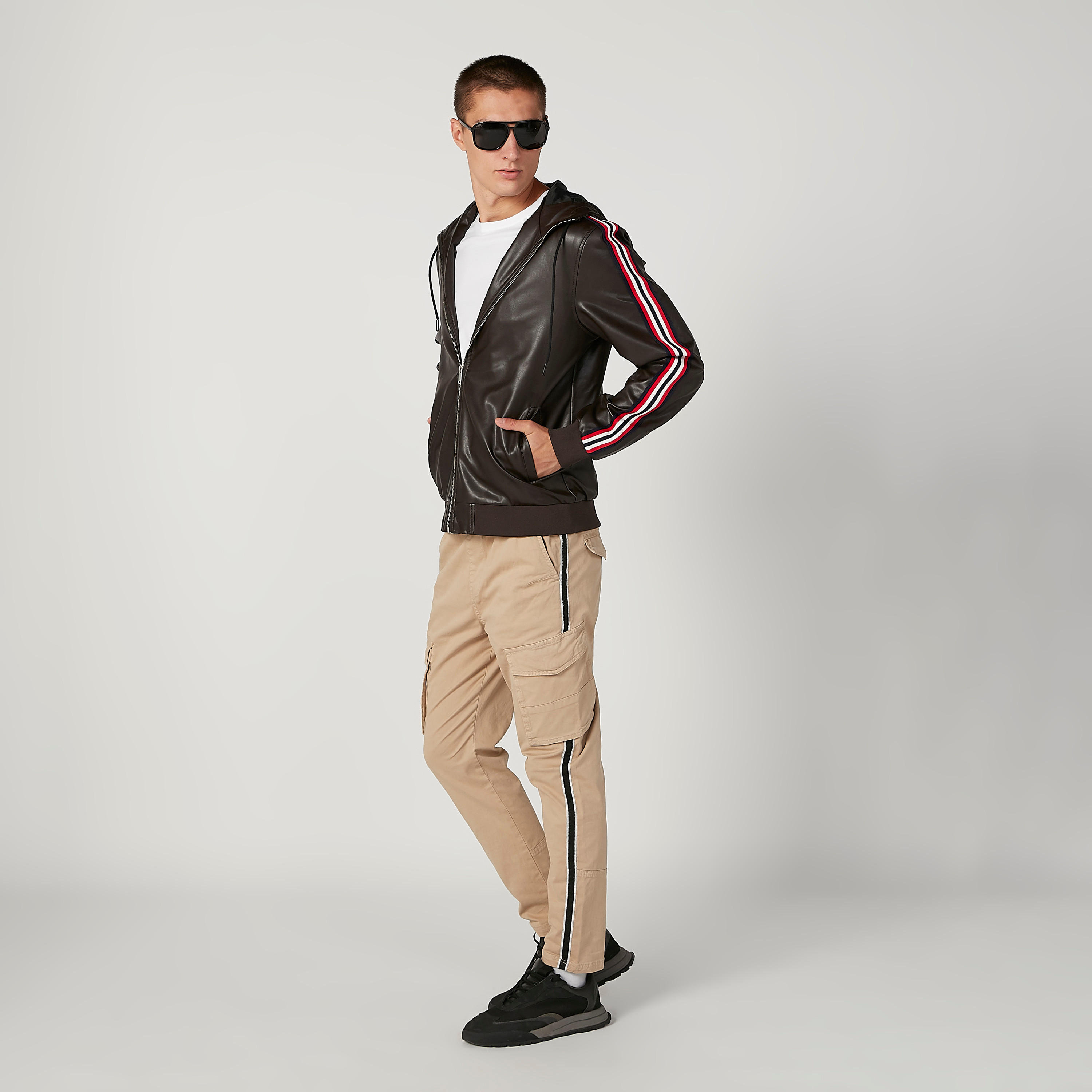 بنطلون طويل سادة بخصر مطاطي مع تفاصيل جيوب-men-clothing-bottoms-trousersandchinos-trousers-image-2