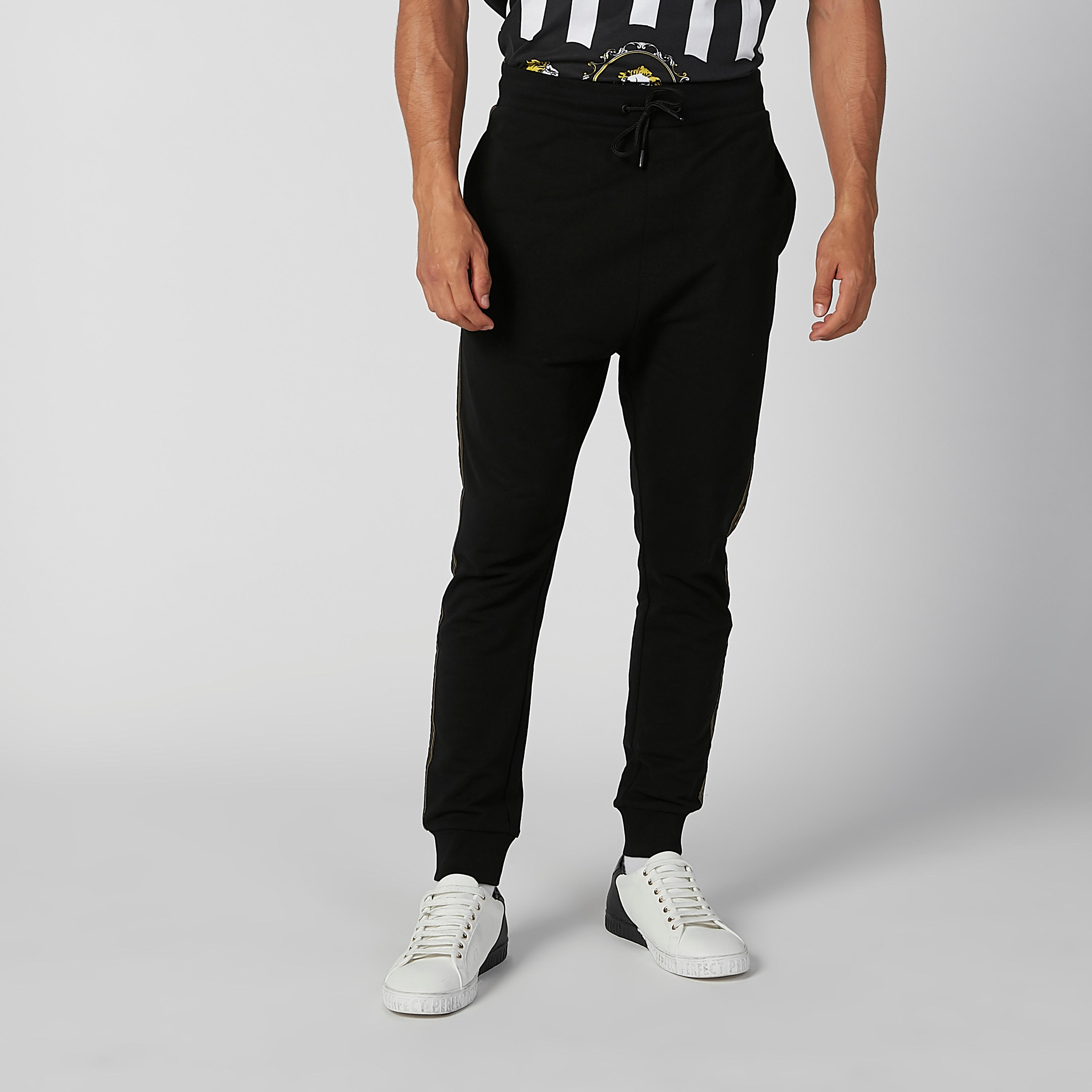 بنطلون رياضي سادة بجيوب وشريطة-men-clothing-bottoms-joggers-image-4