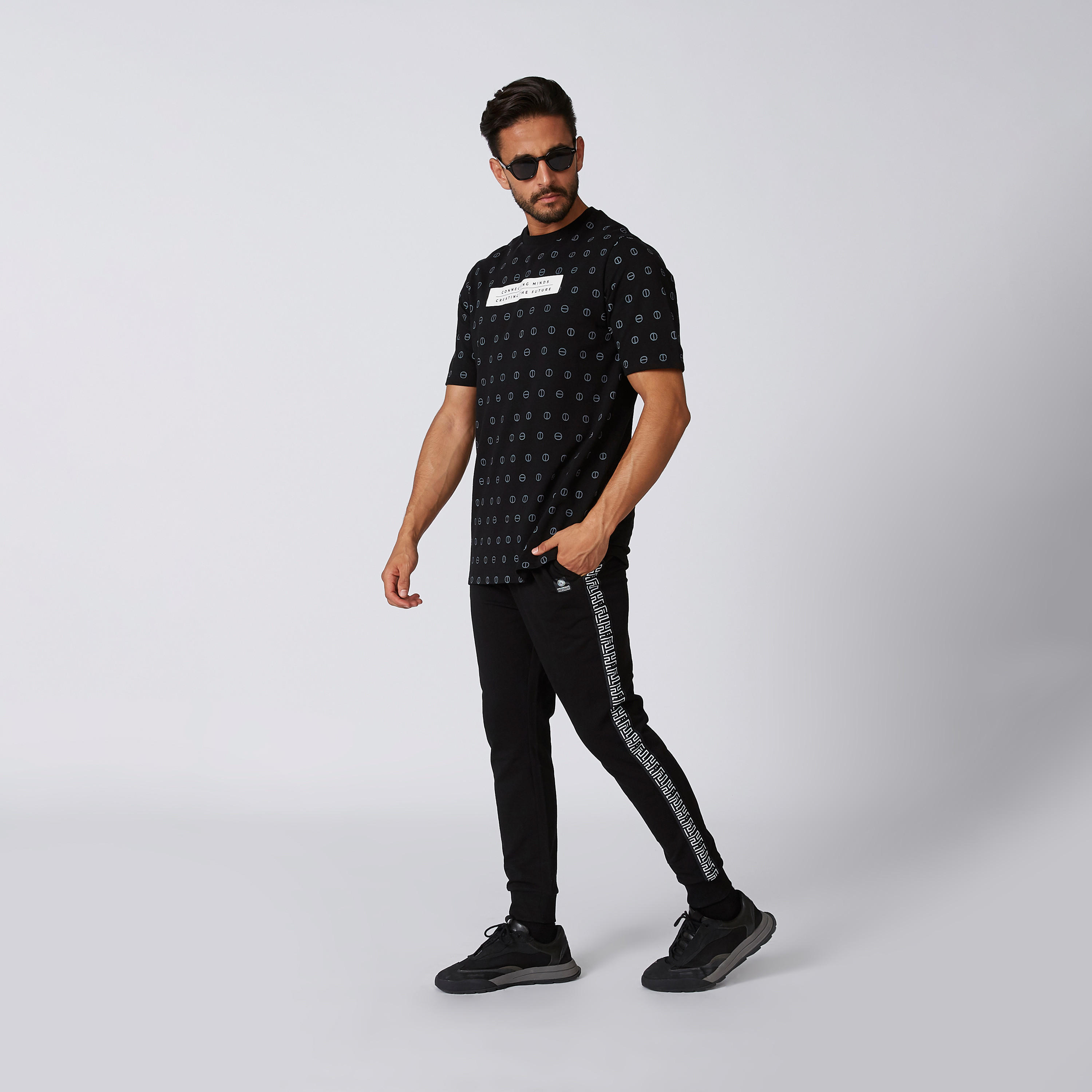 بنطلون رياضي طويل بجيوب وشريطة-men-clothing-bottoms-joggers-image-1