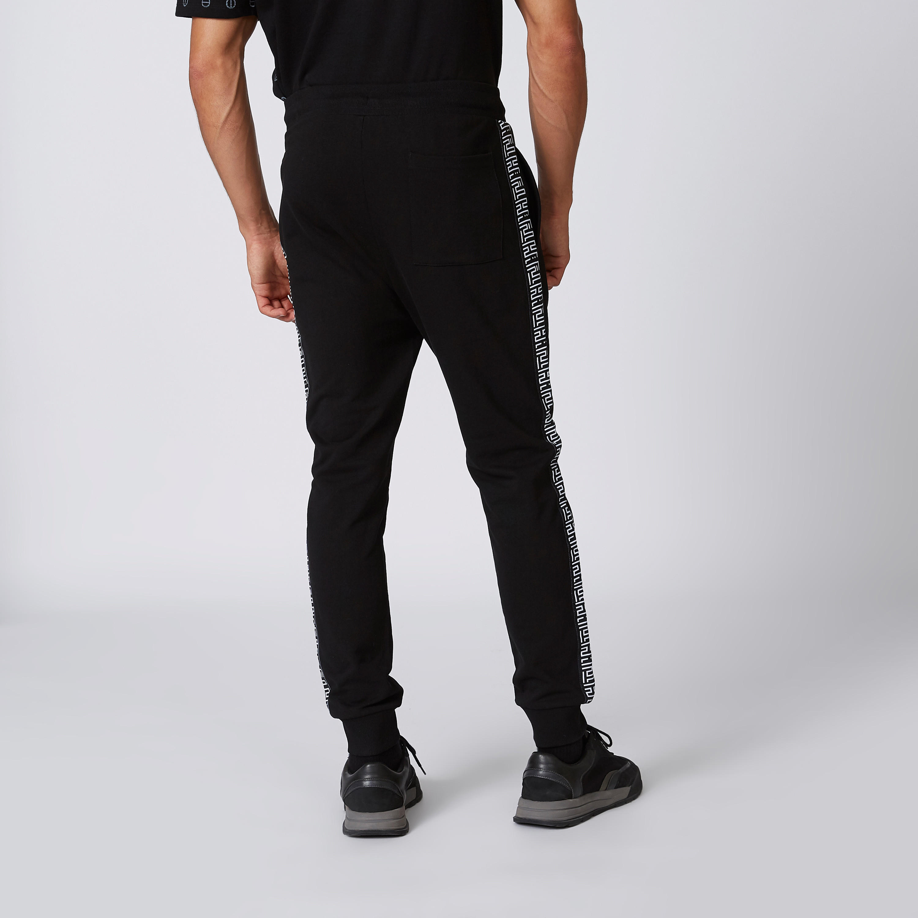بنطلون رياضي طويل بجيوب وشريطة-men-clothing-bottoms-joggers-image-2