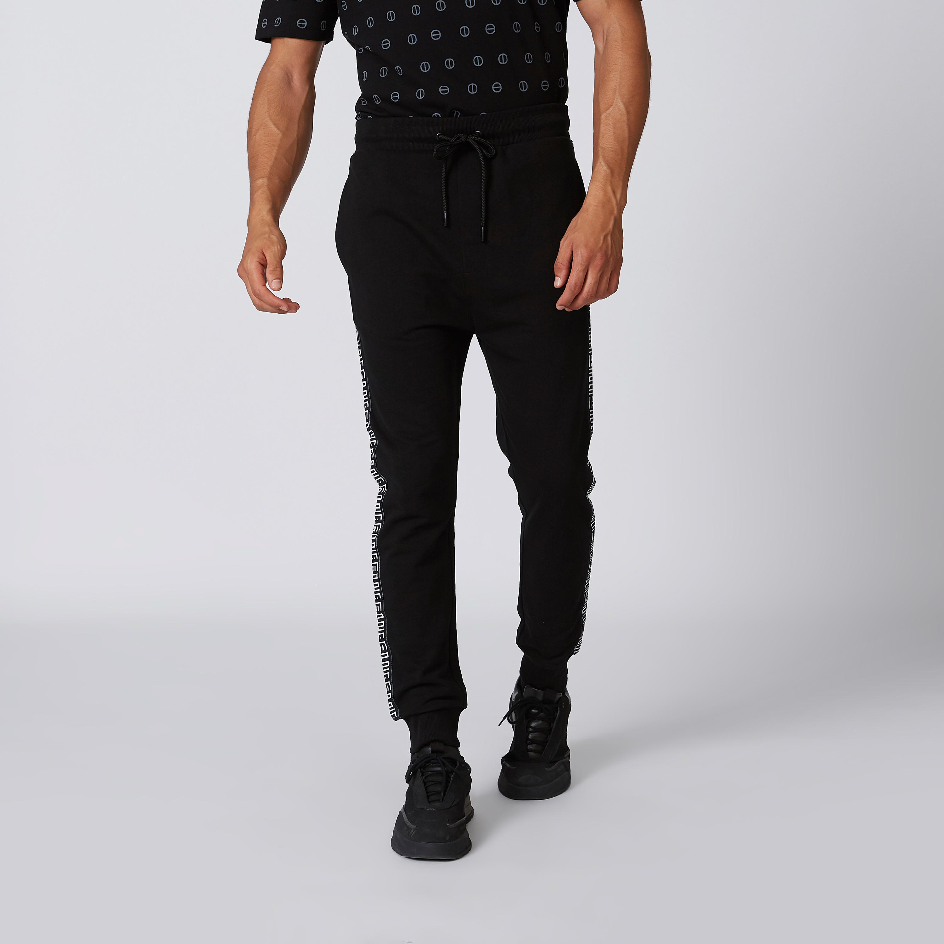 بنطلون رياضي طويل بجيوب وشريطة-men-clothing-bottoms-joggers-image-3