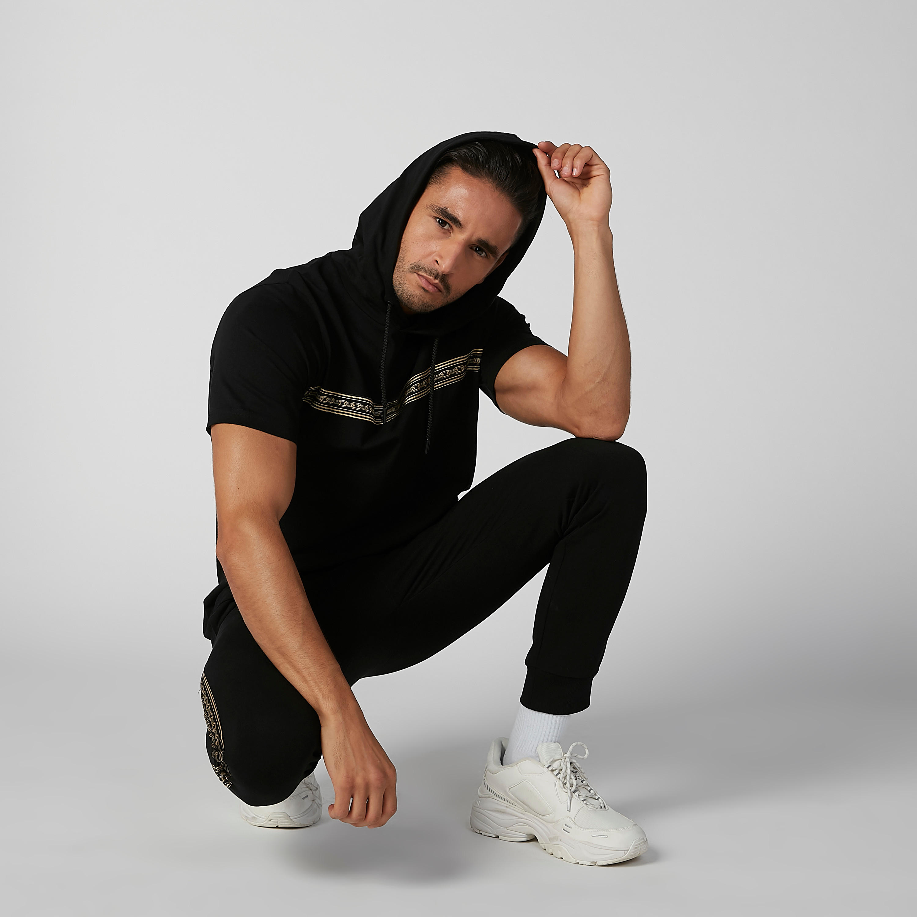 تيشيرت مستدام سليم بقبّعة وأكمام قصيرة وطبعات -men-clothing-tshirtsandpolos-tshirts-image-1
