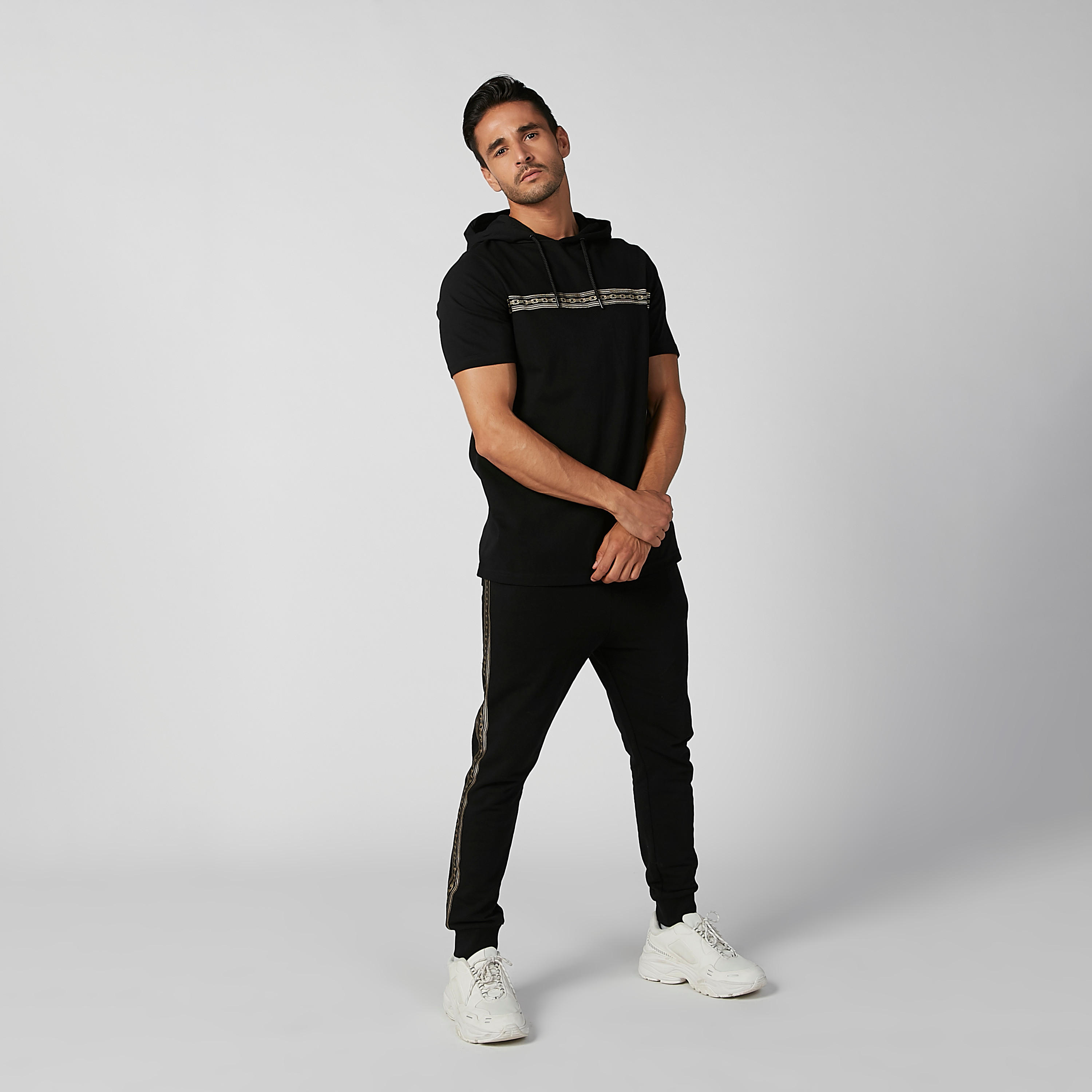 تيشيرت مستدام سليم بقبّعة وأكمام قصيرة وطبعات -men-clothing-tshirtsandpolos-tshirts-image-3