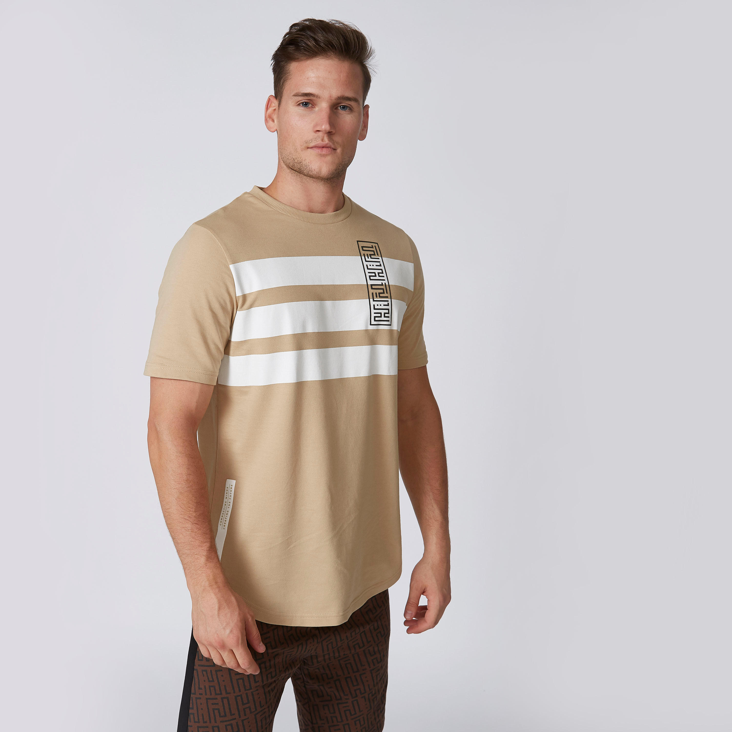تيشيرت مستدام سليم وياقة ضيّقة وطبعات-men-clothing-tshirtsandpolos-tshirts-image-1