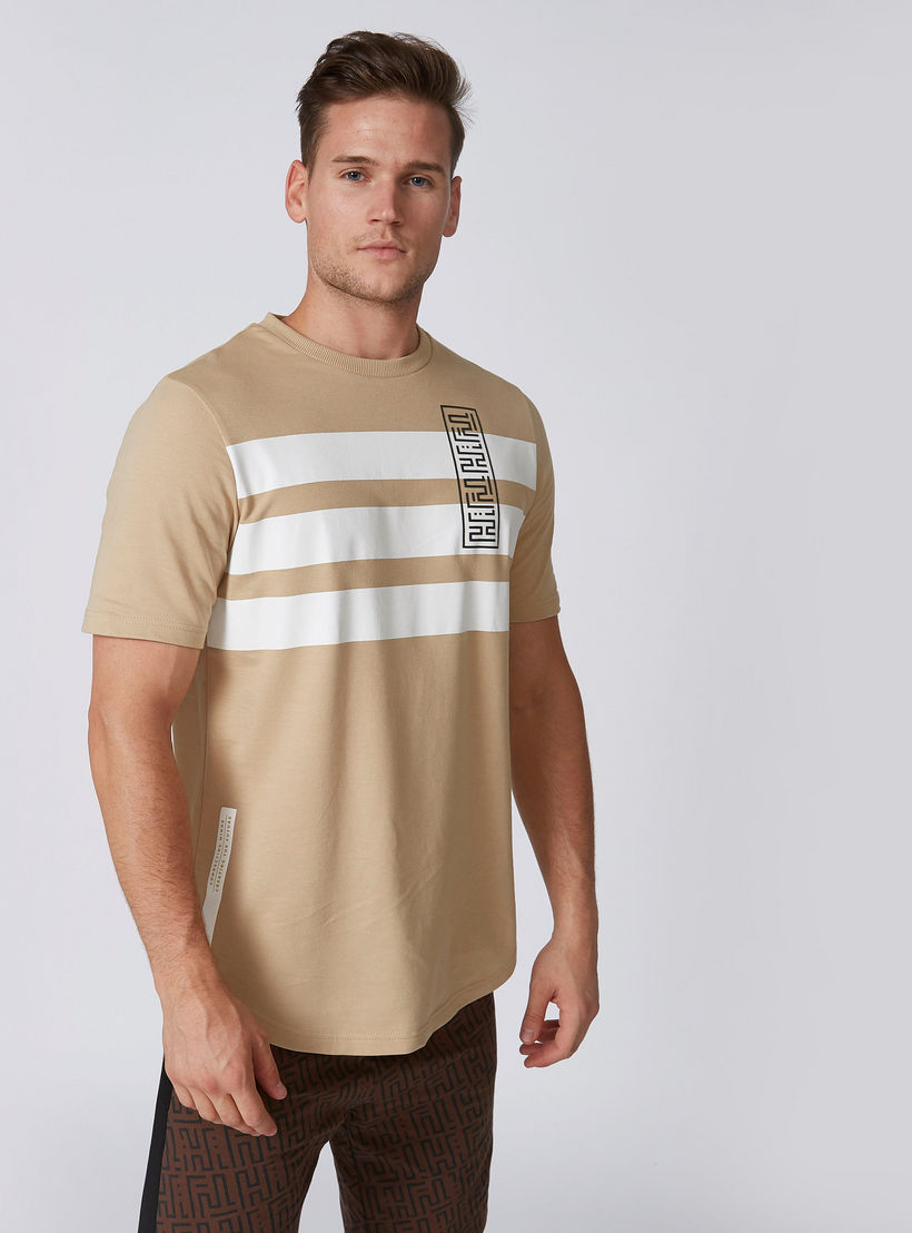 تيشيرت مستدام سليم وياقة ضيّقة وطبعات-men-clothing-tshirtsandpolos-tshirts-image-1