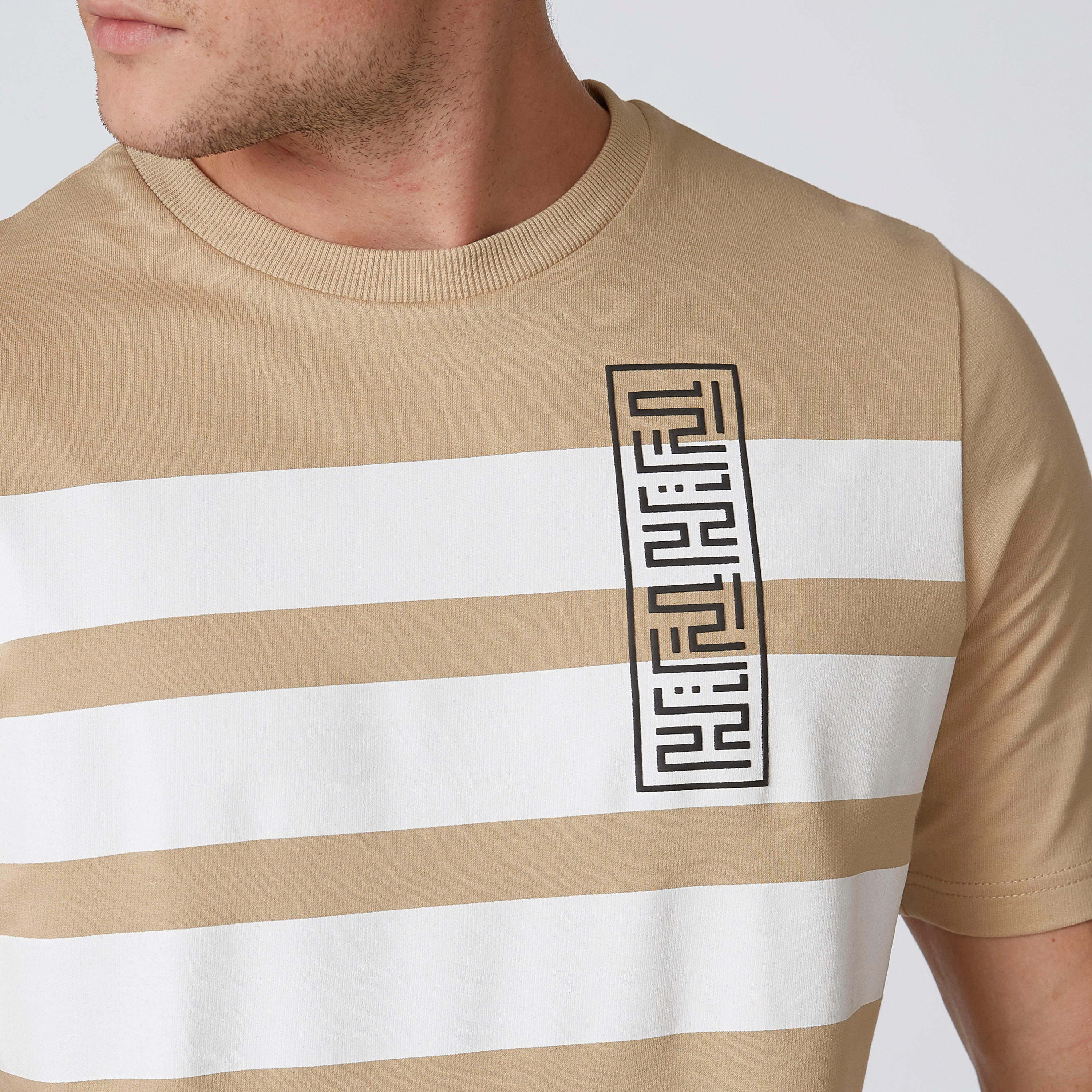 تيشيرت مستدام سليم وياقة ضيّقة وطبعات-men-clothing-tshirtsandpolos-tshirts-image-4