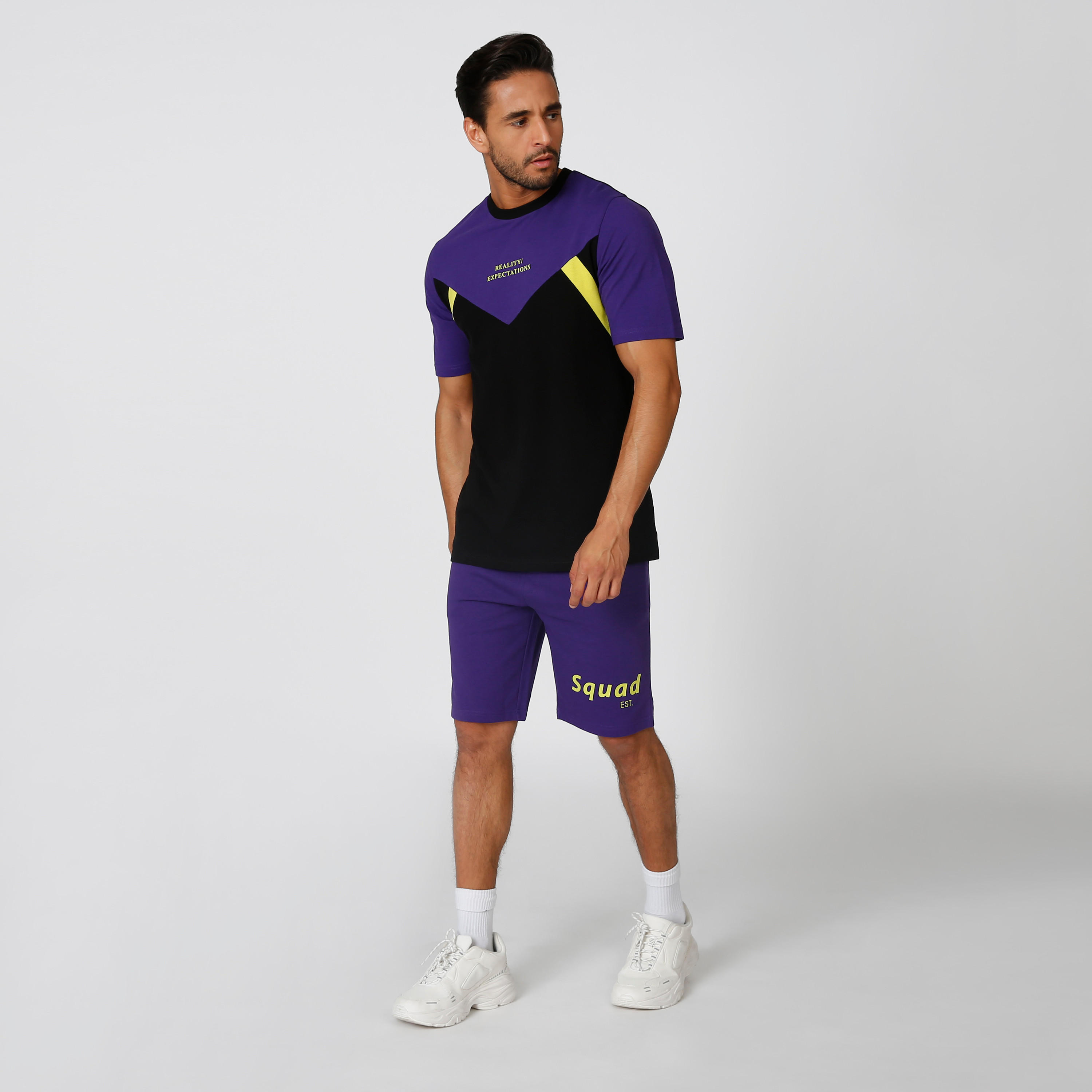 شورت سليم بخصر مطّاطي وجيوب وطبعات-men-clothing-bottoms-shorts-image-2