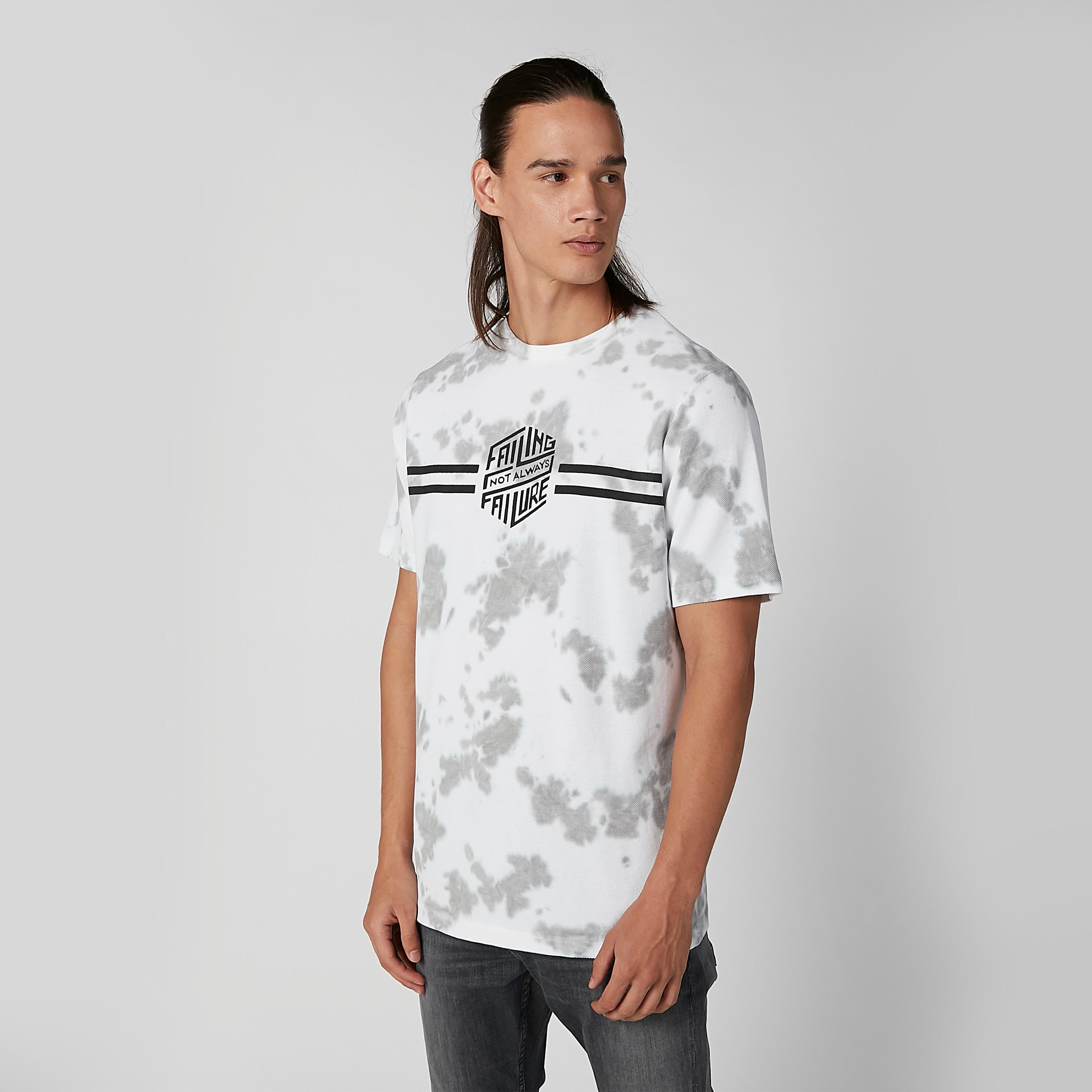 تيشيرت مستدام سليم بياقة مستديرة وأكمام قصيرة وطبعات -men-clothing-tshirtsandpolos-tshirts-image-1