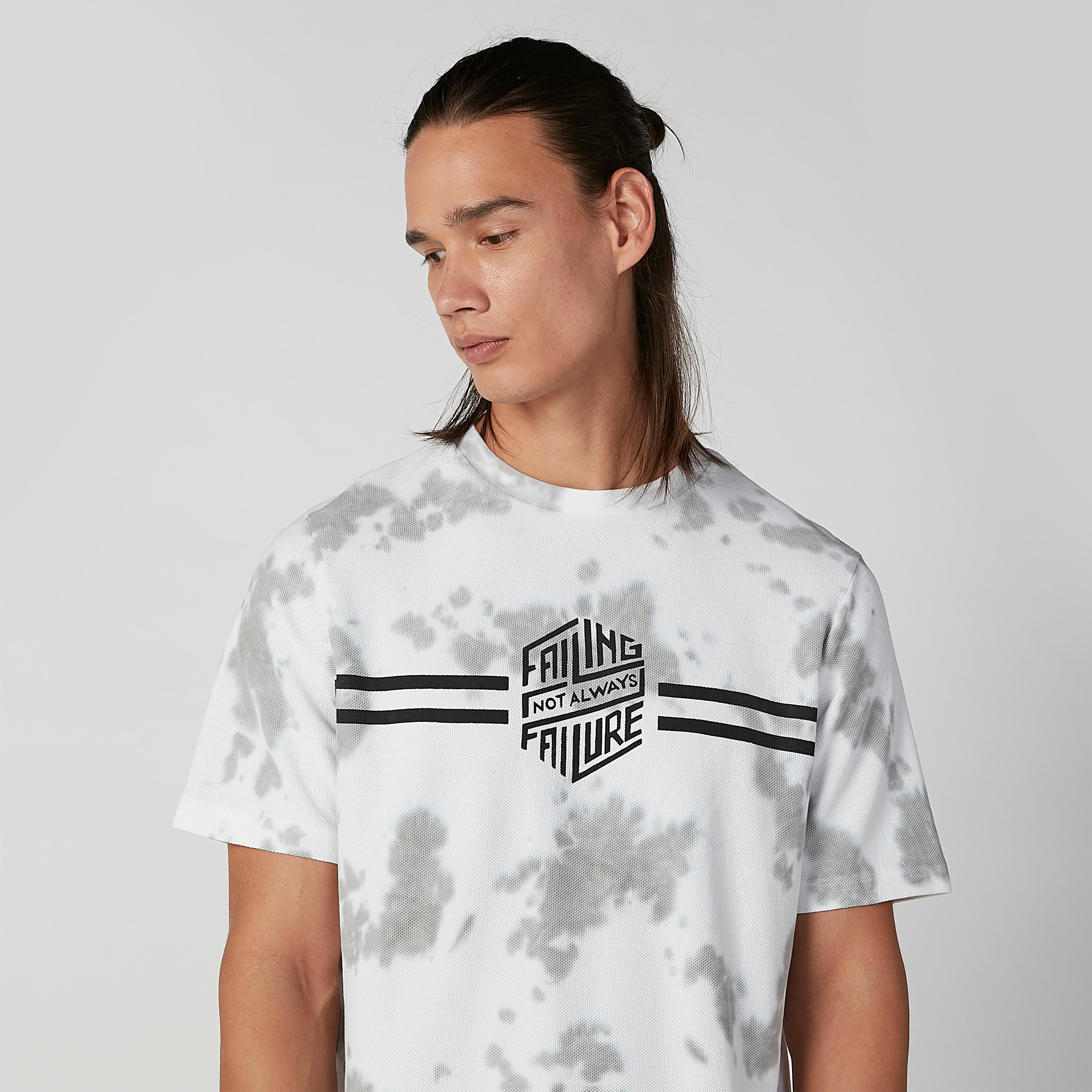 تيشيرت مستدام سليم بياقة مستديرة وأكمام قصيرة وطبعات -men-clothing-tshirtsandpolos-tshirts-image-3