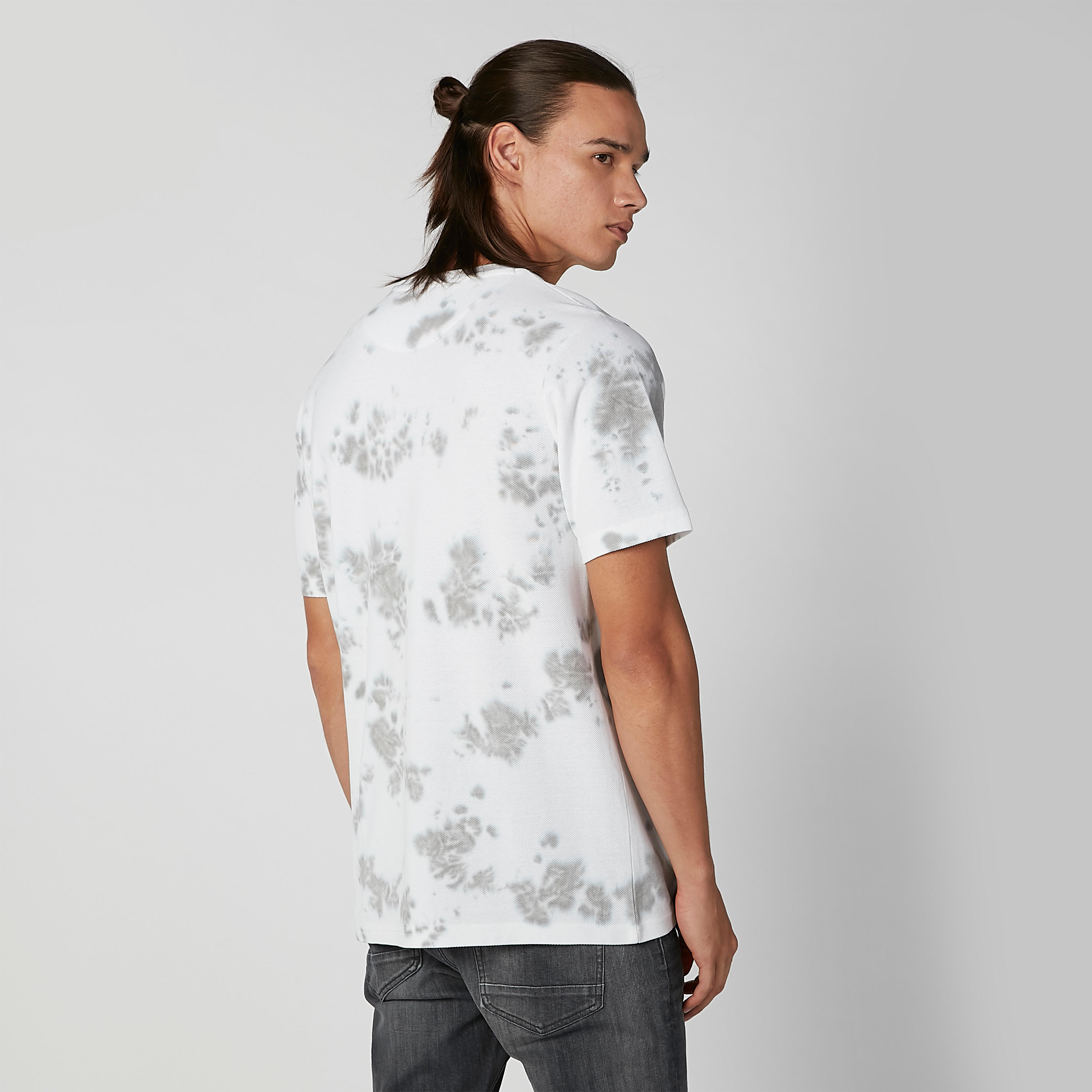 تيشيرت مستدام سليم بياقة مستديرة وأكمام قصيرة وطبعات -men-clothing-tshirtsandpolos-tshirts-image-4