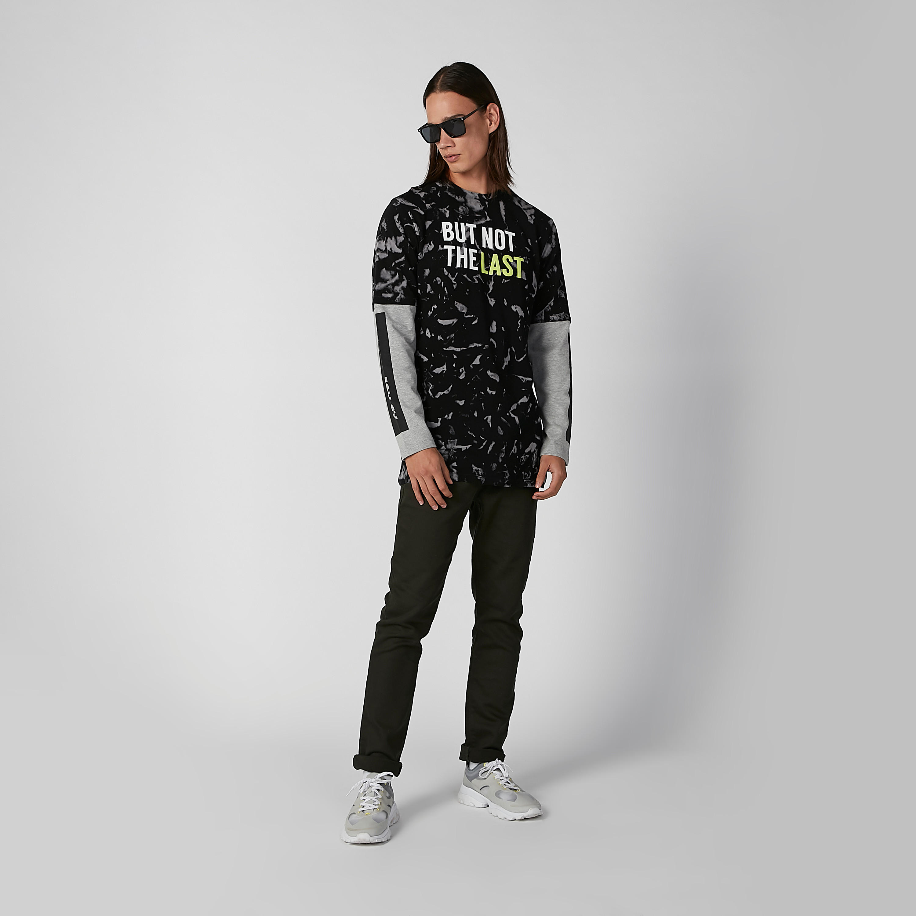 تيشيرت مستدام سليم بأكمام طويلة وطبعات-men-clothing-tshirtsandpolos-tshirts-image-2