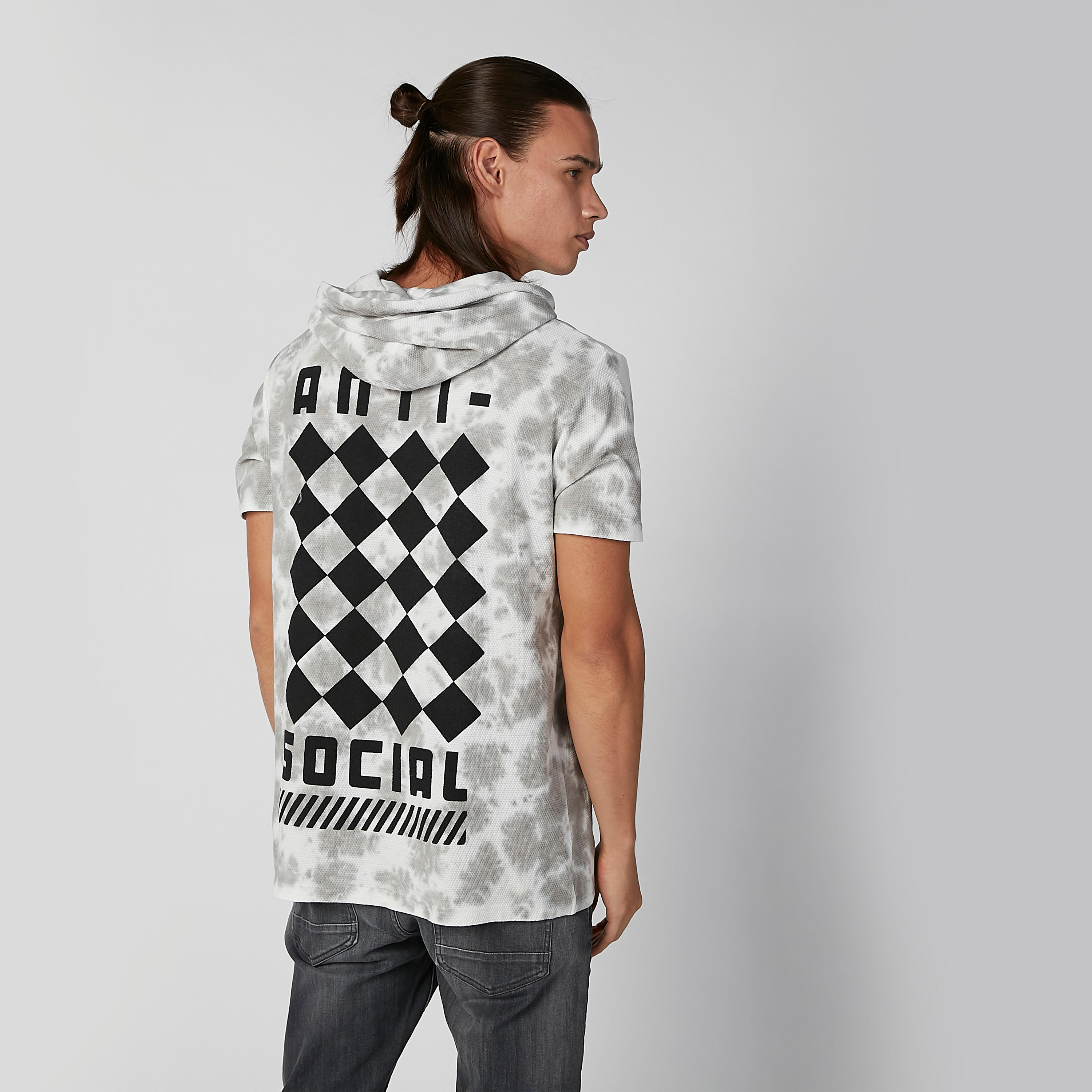 تيشيرت مستدام سليم بقبّعة وأكمام قصيرة وطبعات-men-clothing-tshirtsandpolos-tshirts-image-4