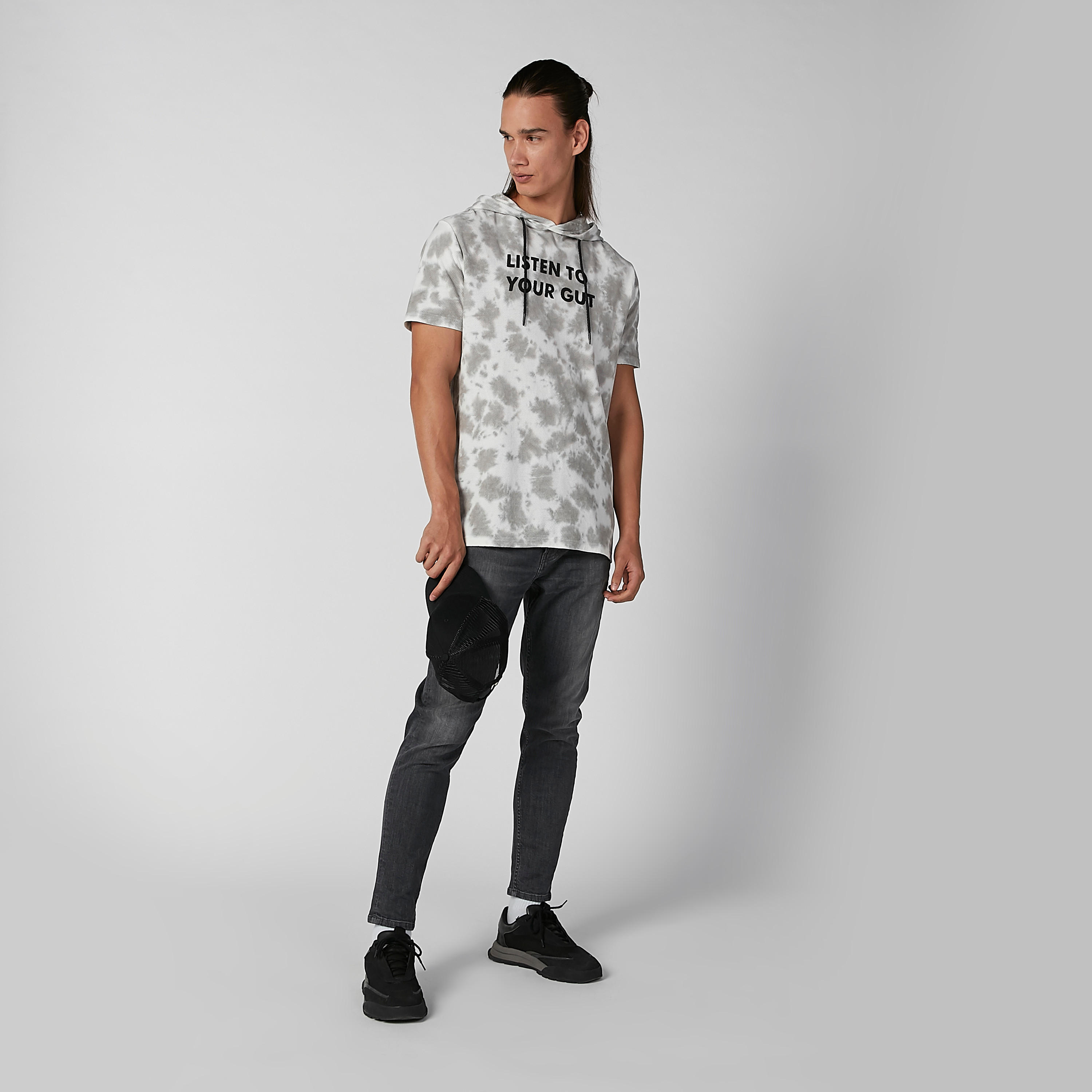 تيشيرت مستدام سليم بقبّعة وأكمام قصيرة وطبعات-men-clothing-tshirtsandpolos-tshirts-image-2