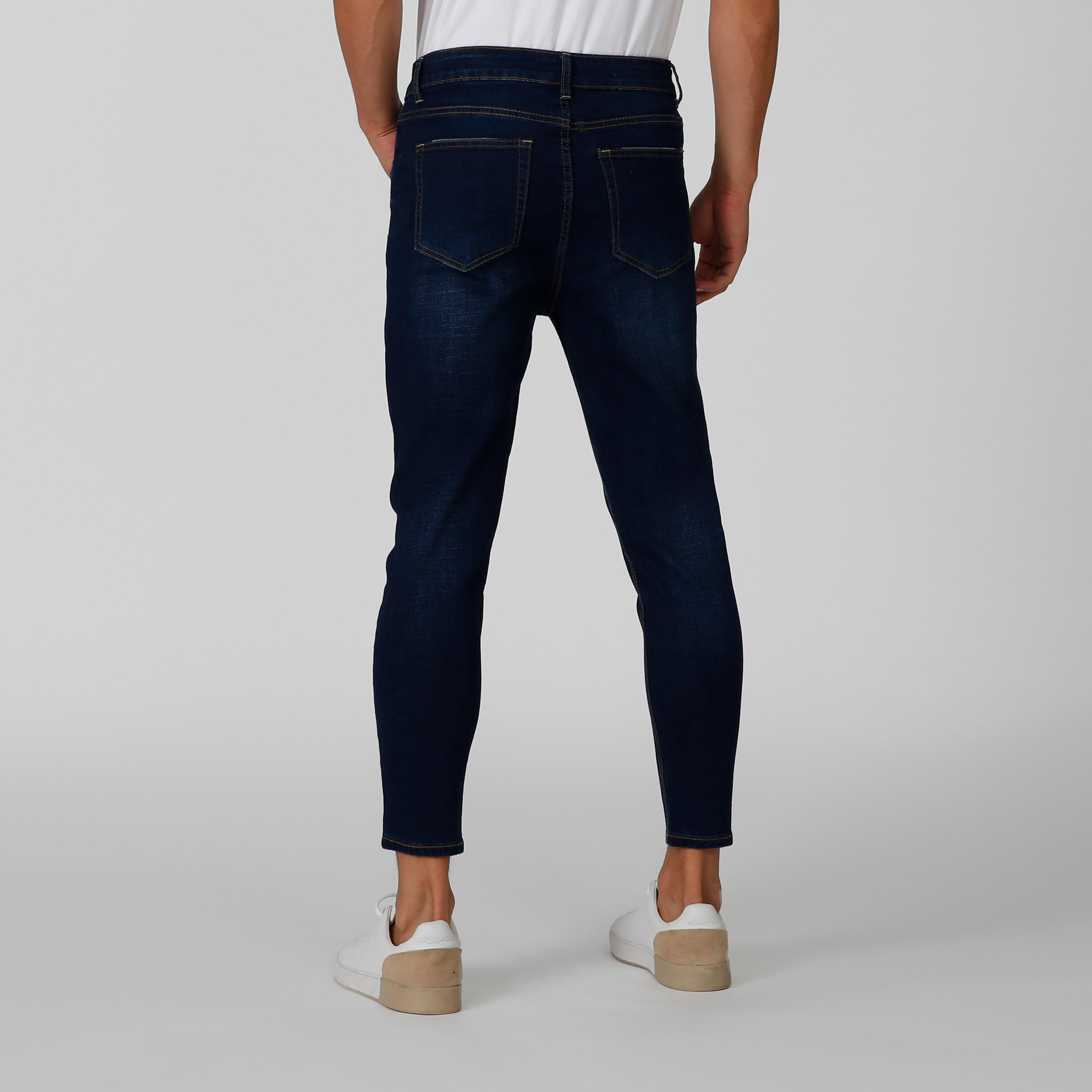بنطلون جينز سكيني ممزق بخصر منخفض وجيوب-men-clothing-bottoms-jeans-image-2