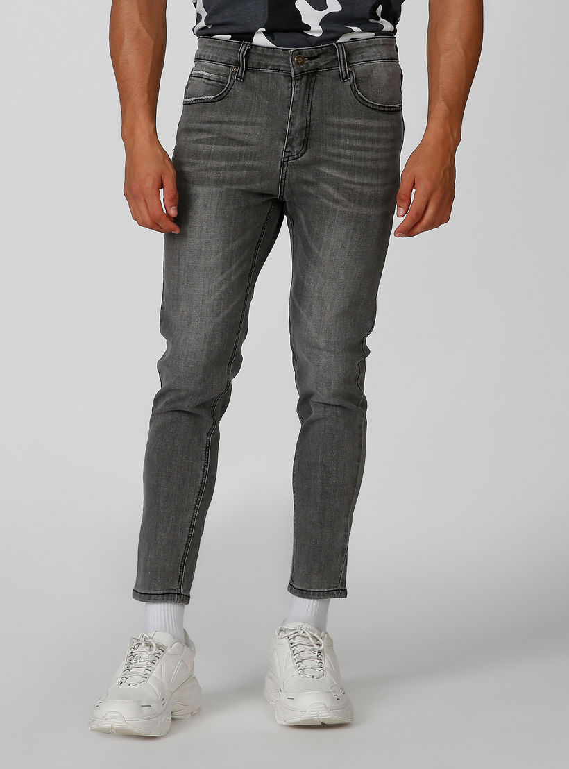 بنطلون جينز سكيني سادة بخصر منخفض وجيوب وحلقات للحزام-men-clothing-bottoms-jeans-image-1