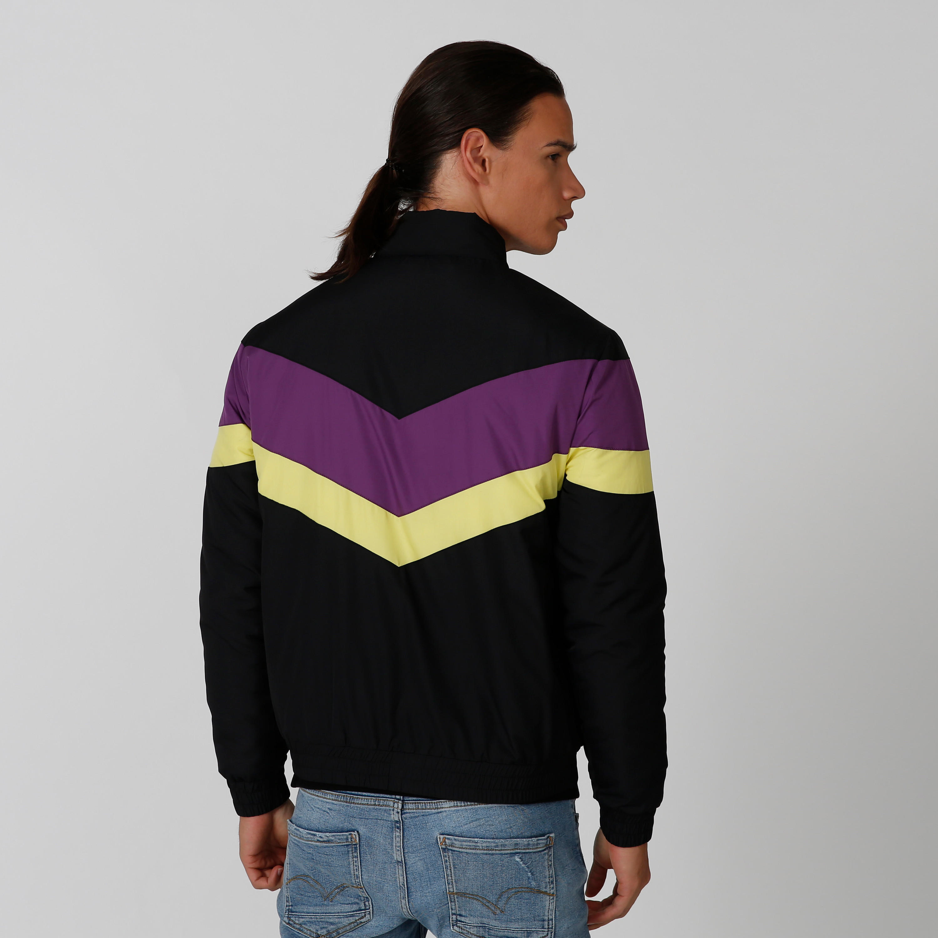 جاكيت بومبر مقلّم بأكمام طويلة وجيوب كانجارو-men-clothing-jacketsandblazers-jackets-image-3