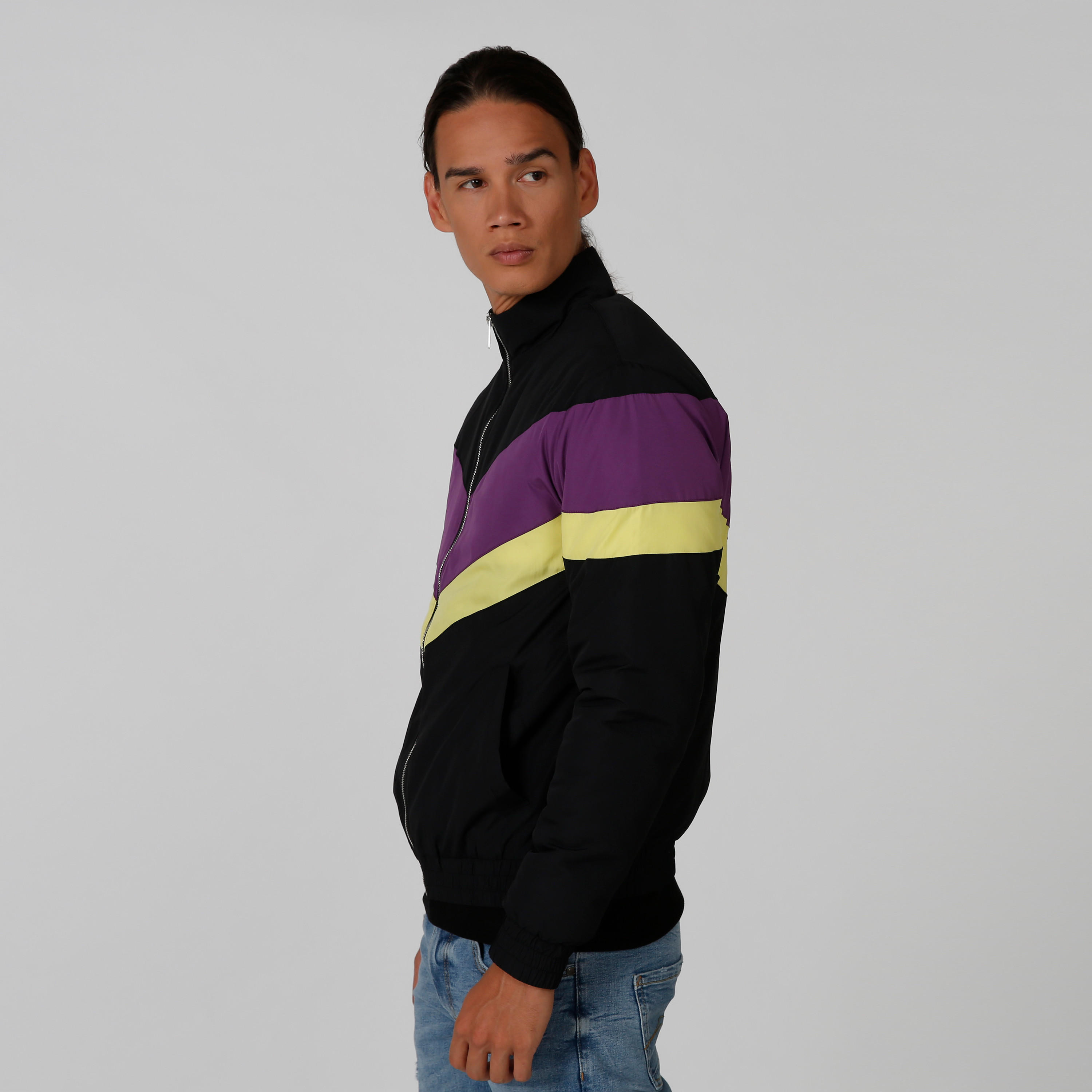جاكيت بومبر مقلّم بأكمام طويلة وجيوب كانجارو-men-clothing-jacketsandblazers-jackets-image-2