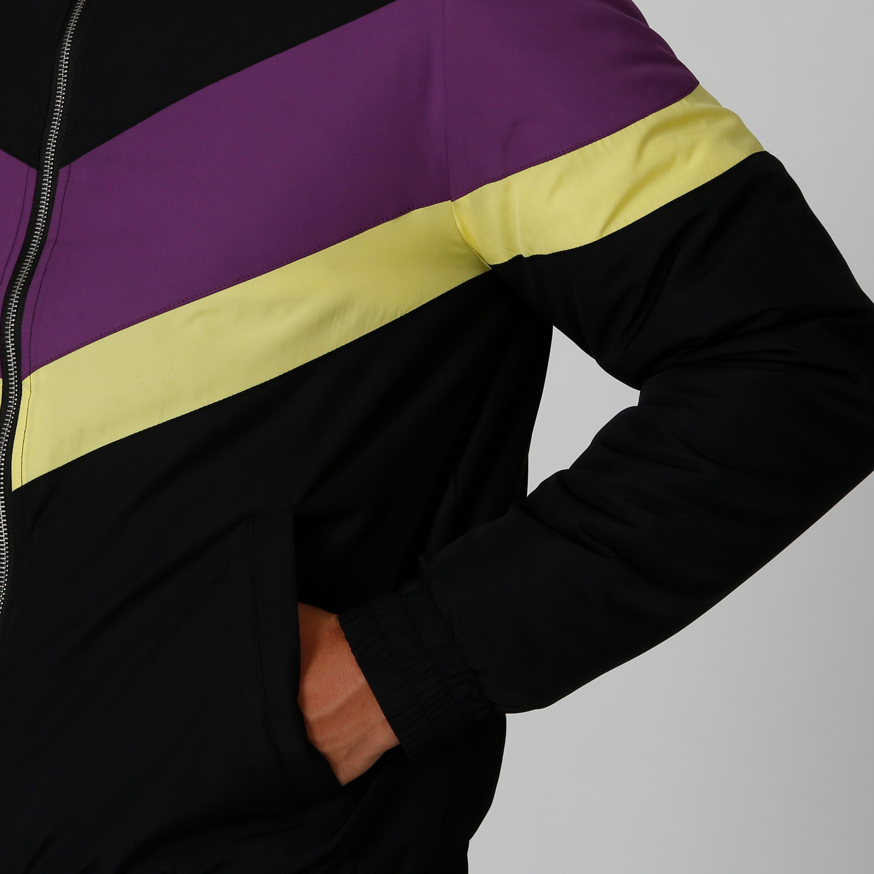 جاكيت بومبر مقلّم بأكمام طويلة وجيوب كانجارو-men-clothing-jacketsandblazers-jackets-image-1