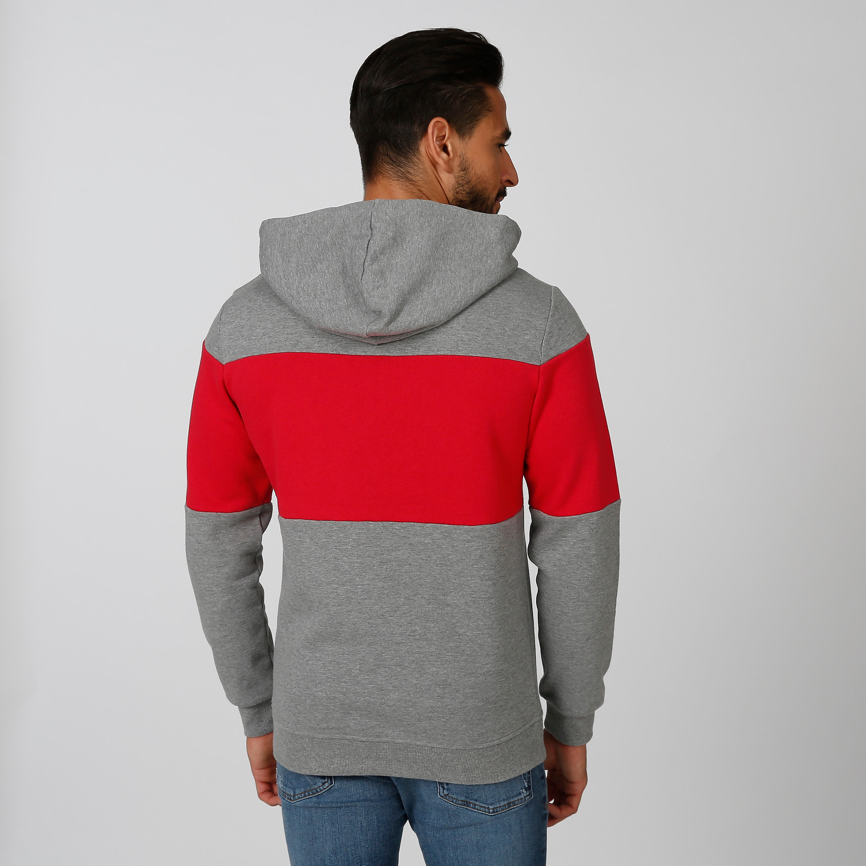 سويت شيرت مستدام بقبعة وجيوب كانجارو وطبعات -men-winterwear-hoodiesandsweatshirts-image-2