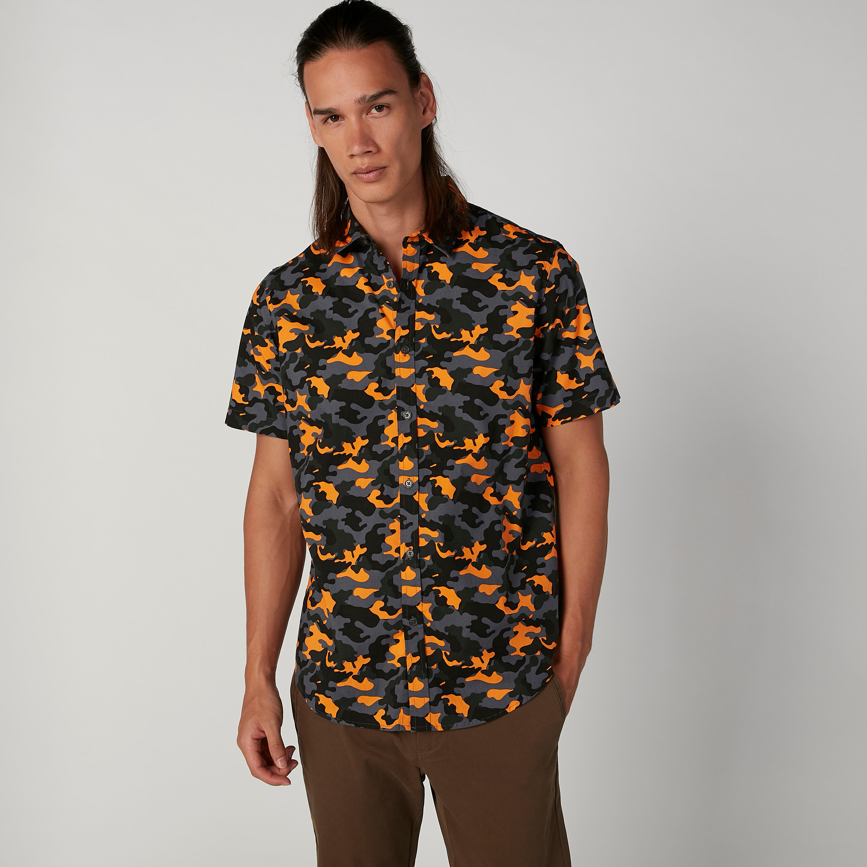 قميص بياقة عاديّة وأكمام قصيرة وطبعات-men-clothing-shirts-image-1