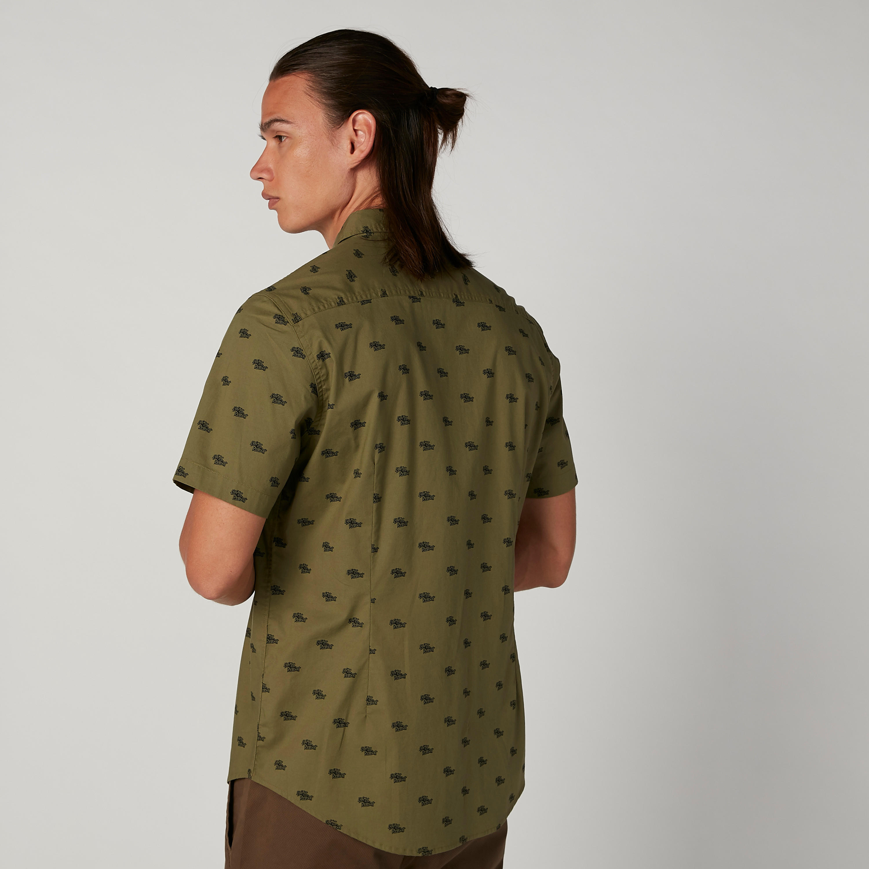 قميص بياقة عاديّة وأكمام قصيرة وطبعات-men-clothing-shirts-image-3
