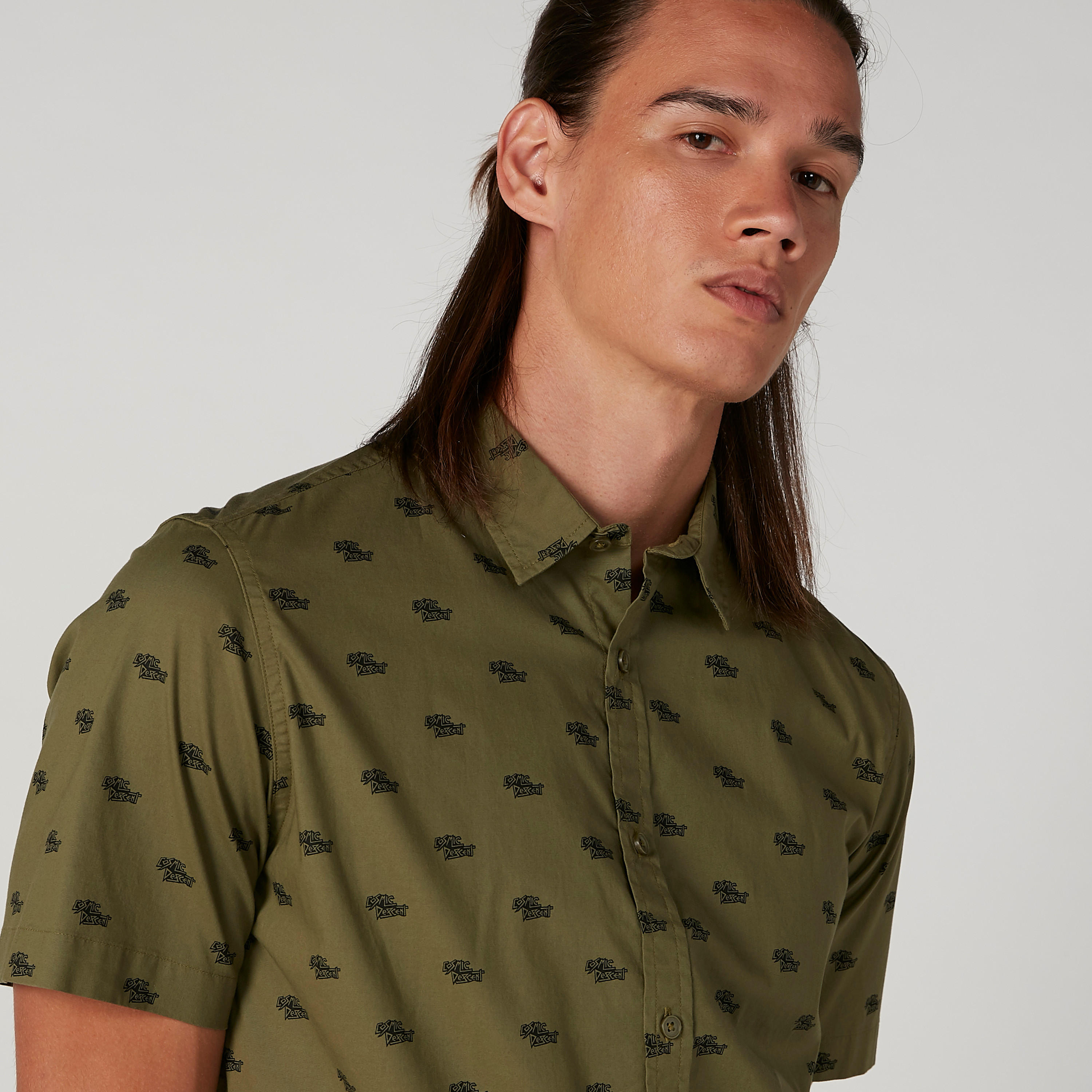 قميص بياقة عاديّة وأكمام قصيرة وطبعات-men-clothing-shirts-image-1