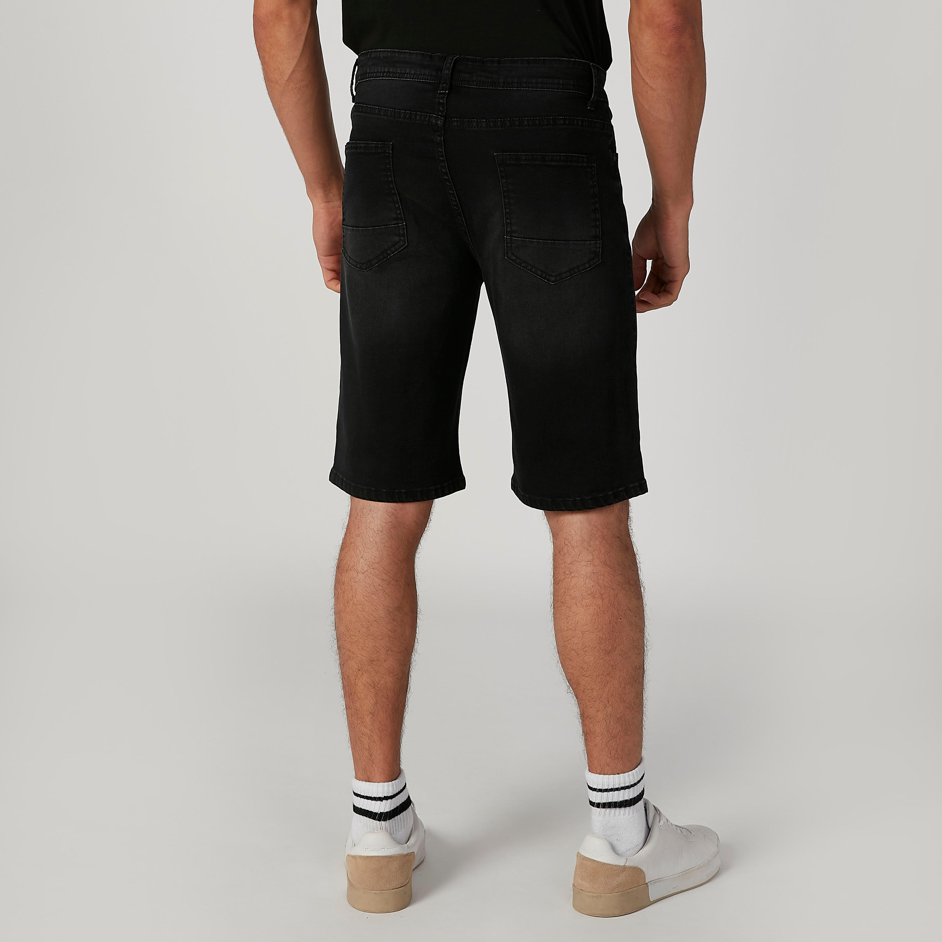 شورت جينز سكيني سادة بخصر متوسط الارتفاع وجيوب-men-clothing-bottoms-shorts-image-2