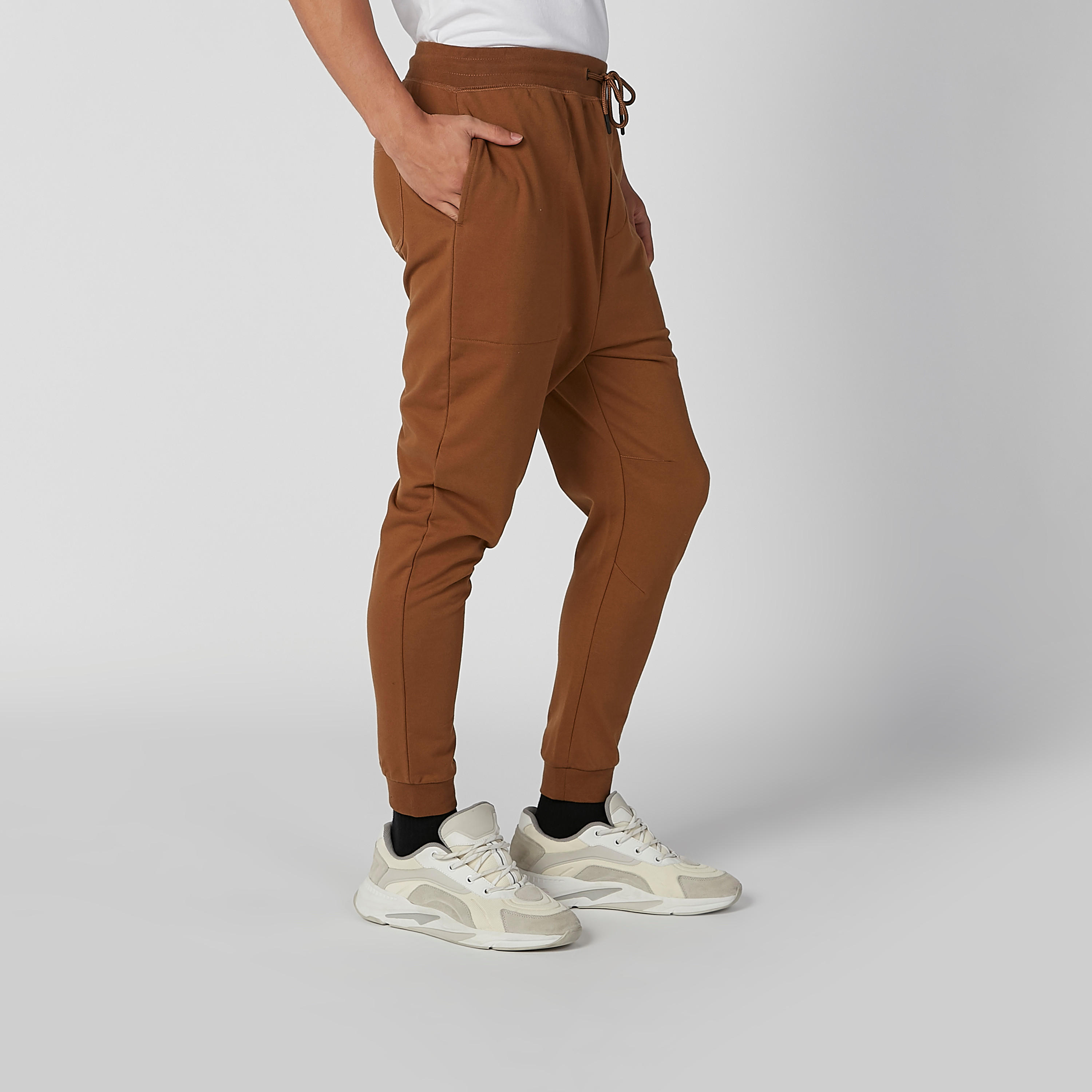 بنطال رياضي سادة برباط وجيوب-men-clothing-bottoms-joggers-image-2