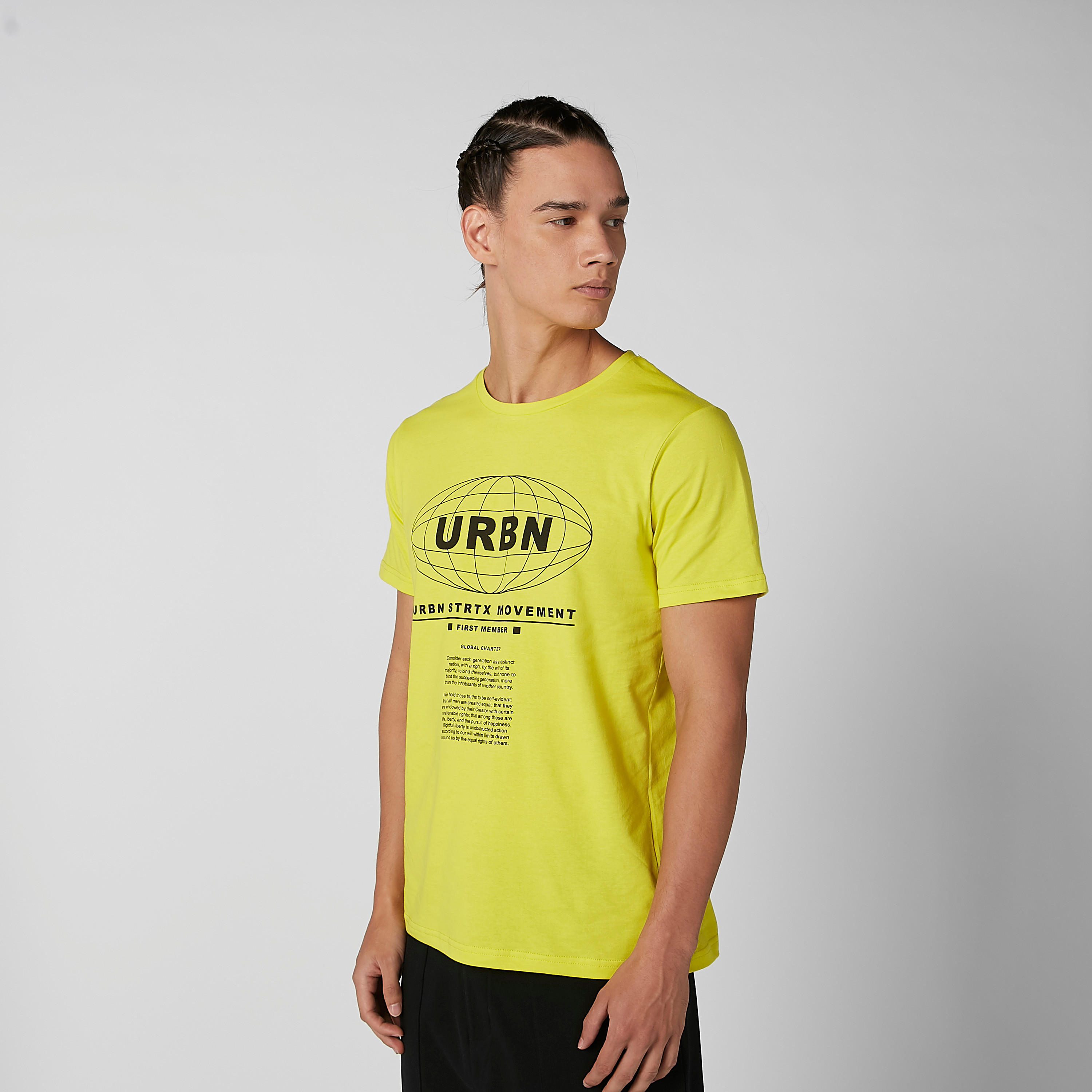 تيشيرت سليم بياقة مستديرة وأكمام قصيرة وطبعات-men-clothing-tshirtsandpolos-tshirts-image-5