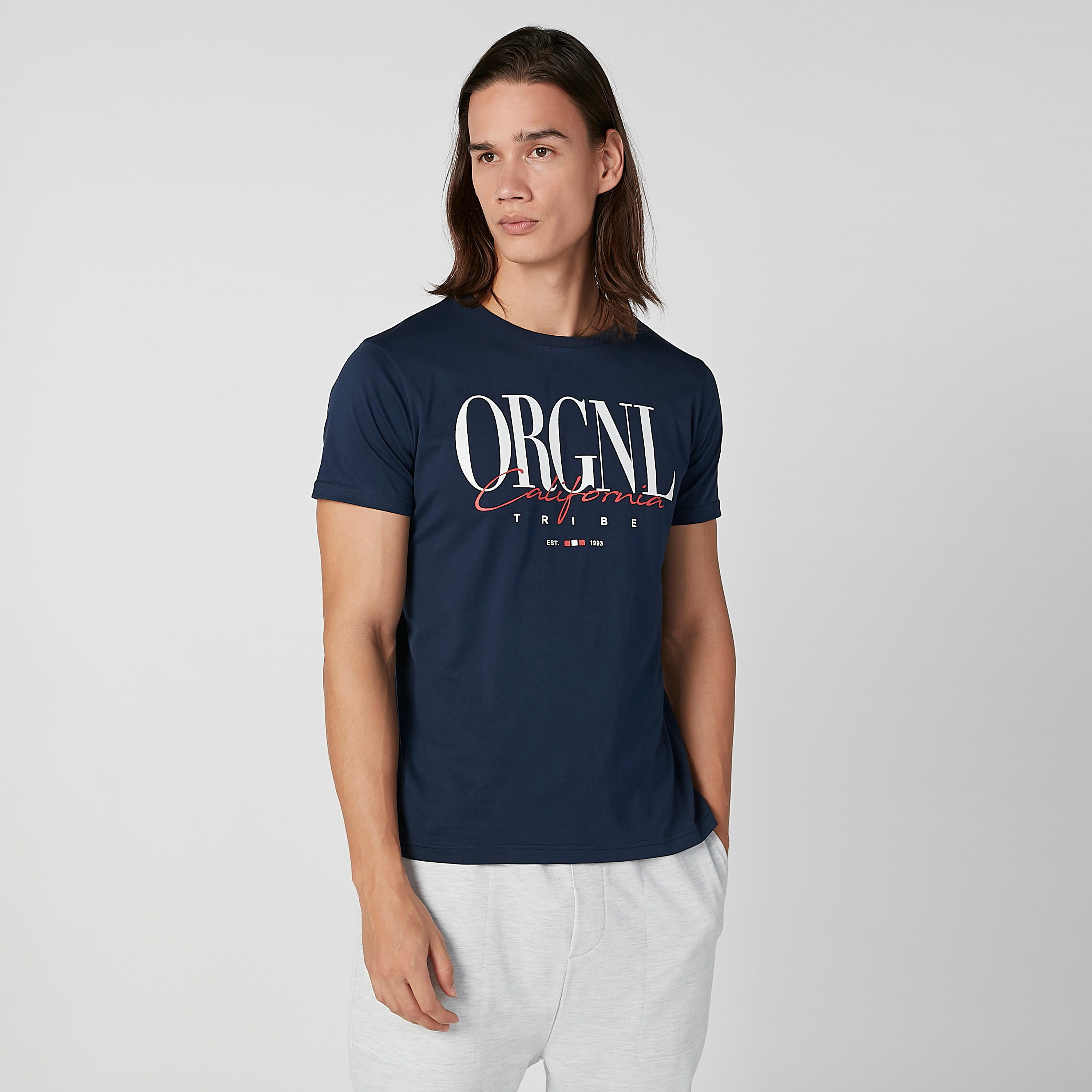 تيشيرت سليم بياقة مستديرة وأكمام قصيرة وطبعات-men-clothing-tshirtsandpolos-tshirts-image-1