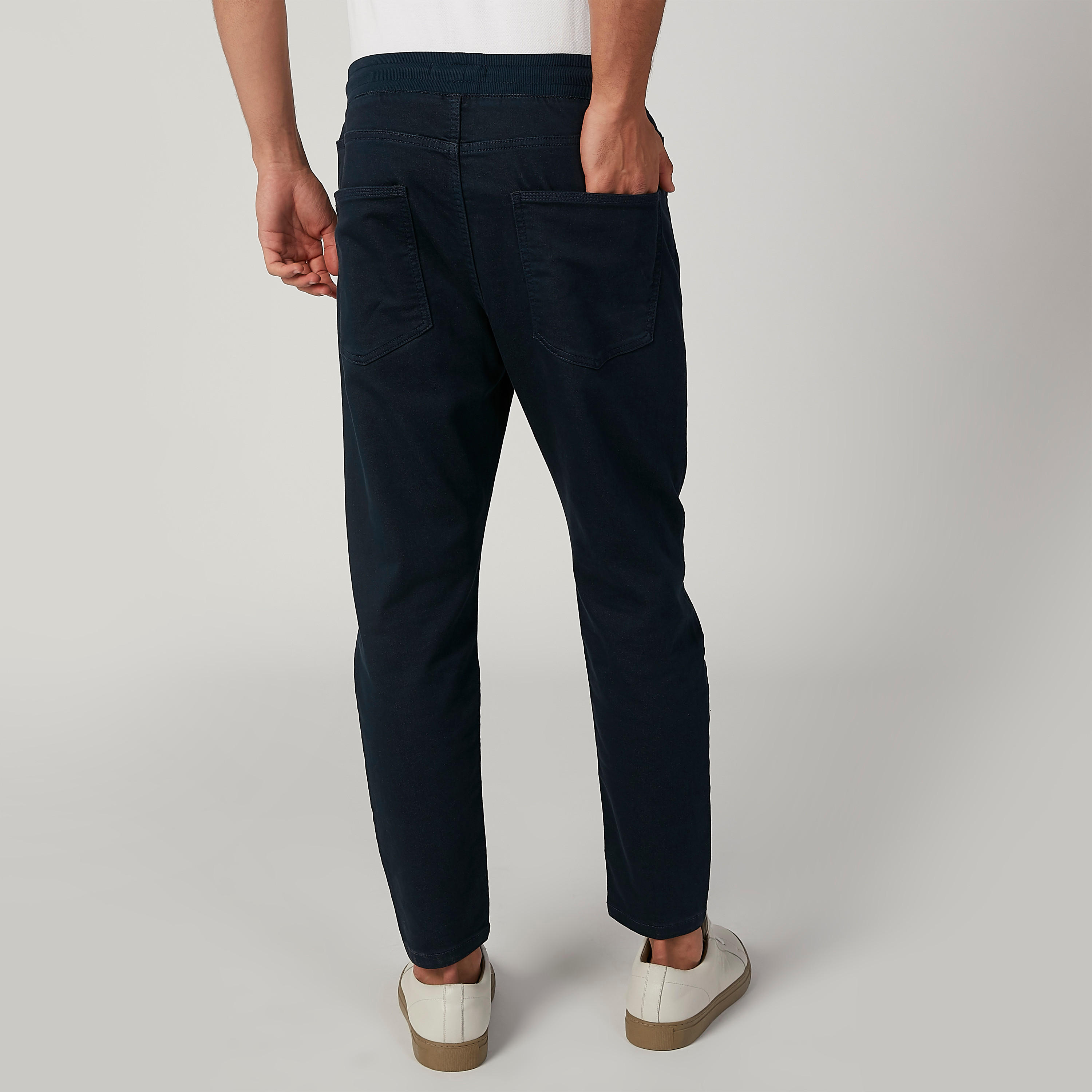 بنطلون سكيني سادة بخصر منخفض وجيوب-men-clothing-bottoms-trousersandchinos-trousers-image-2