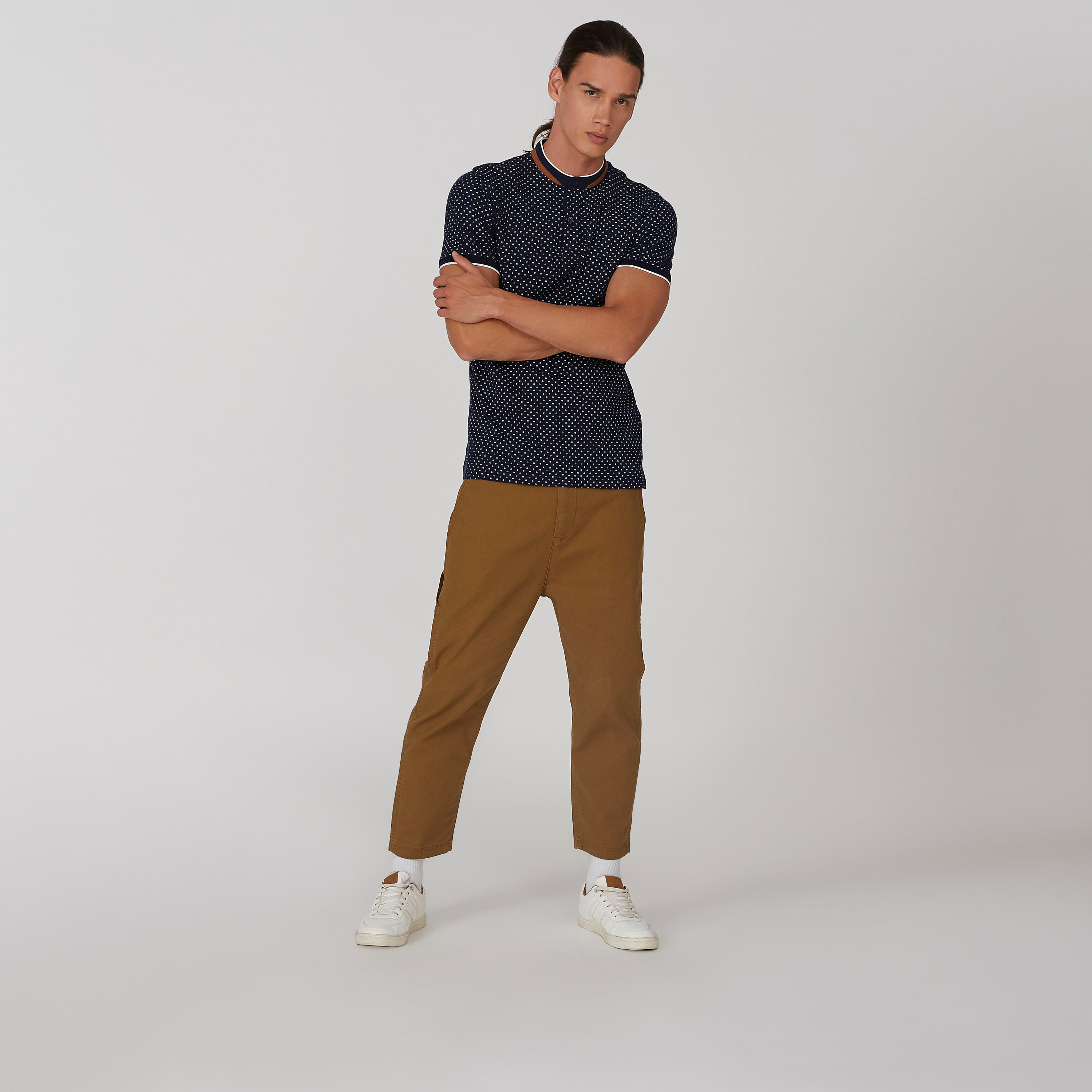 بنطلون قصير سكيني سادة بخصر منخفض وجيوب-men-clothing-bottoms-trousersandchinos-trousers-image-2